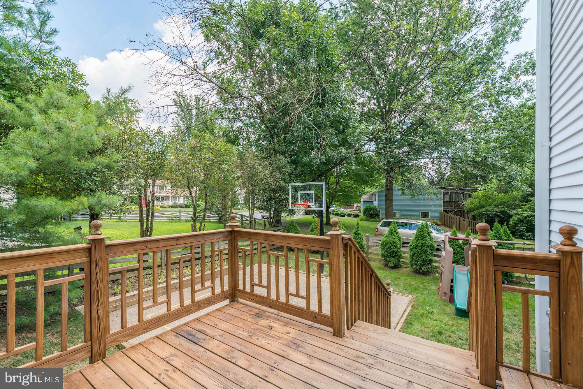 EDGELEA WOODS - Residential