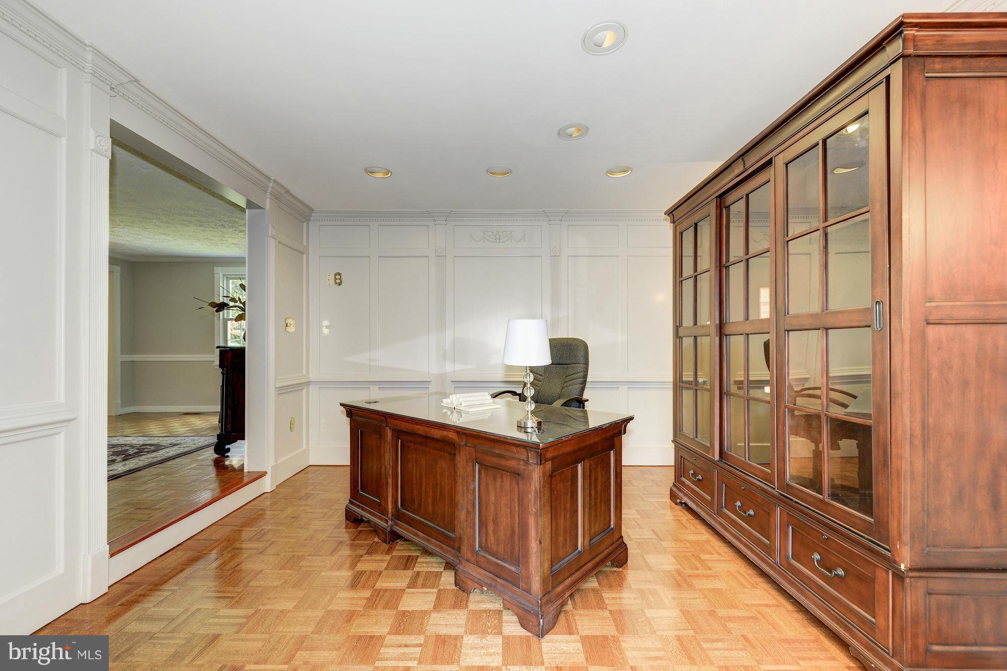 EDGELEA WOODS - Residential