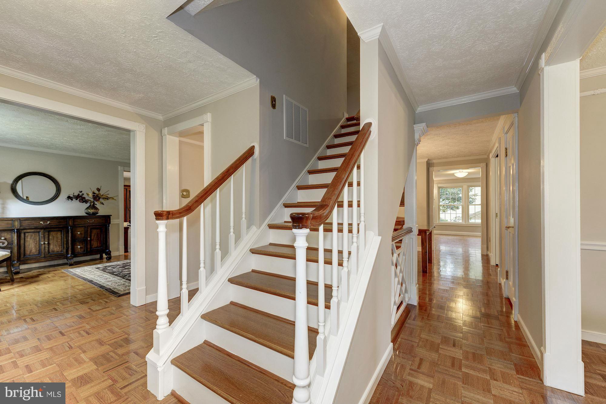 EDGELEA WOODS - Residential