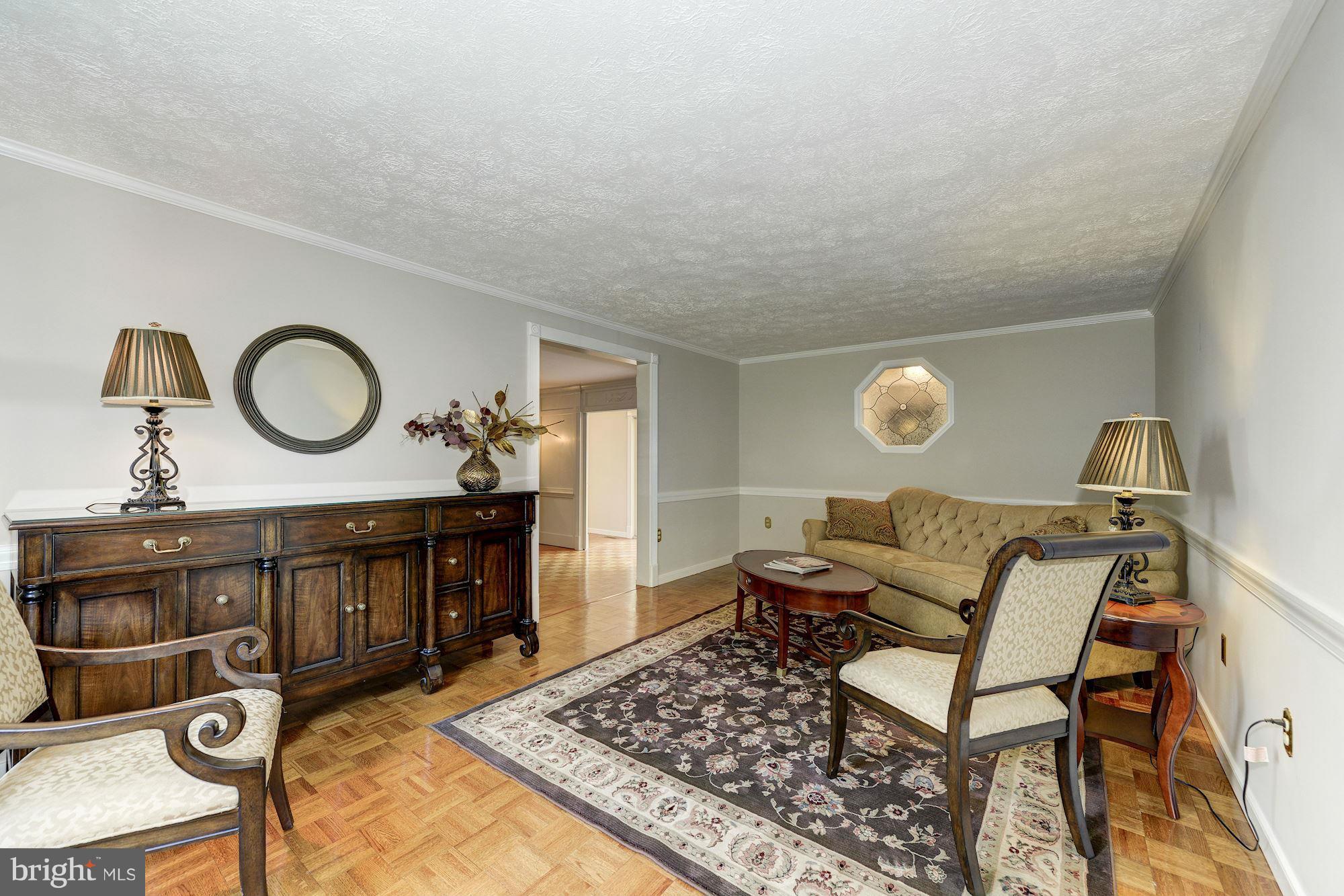 EDGELEA WOODS - Residential