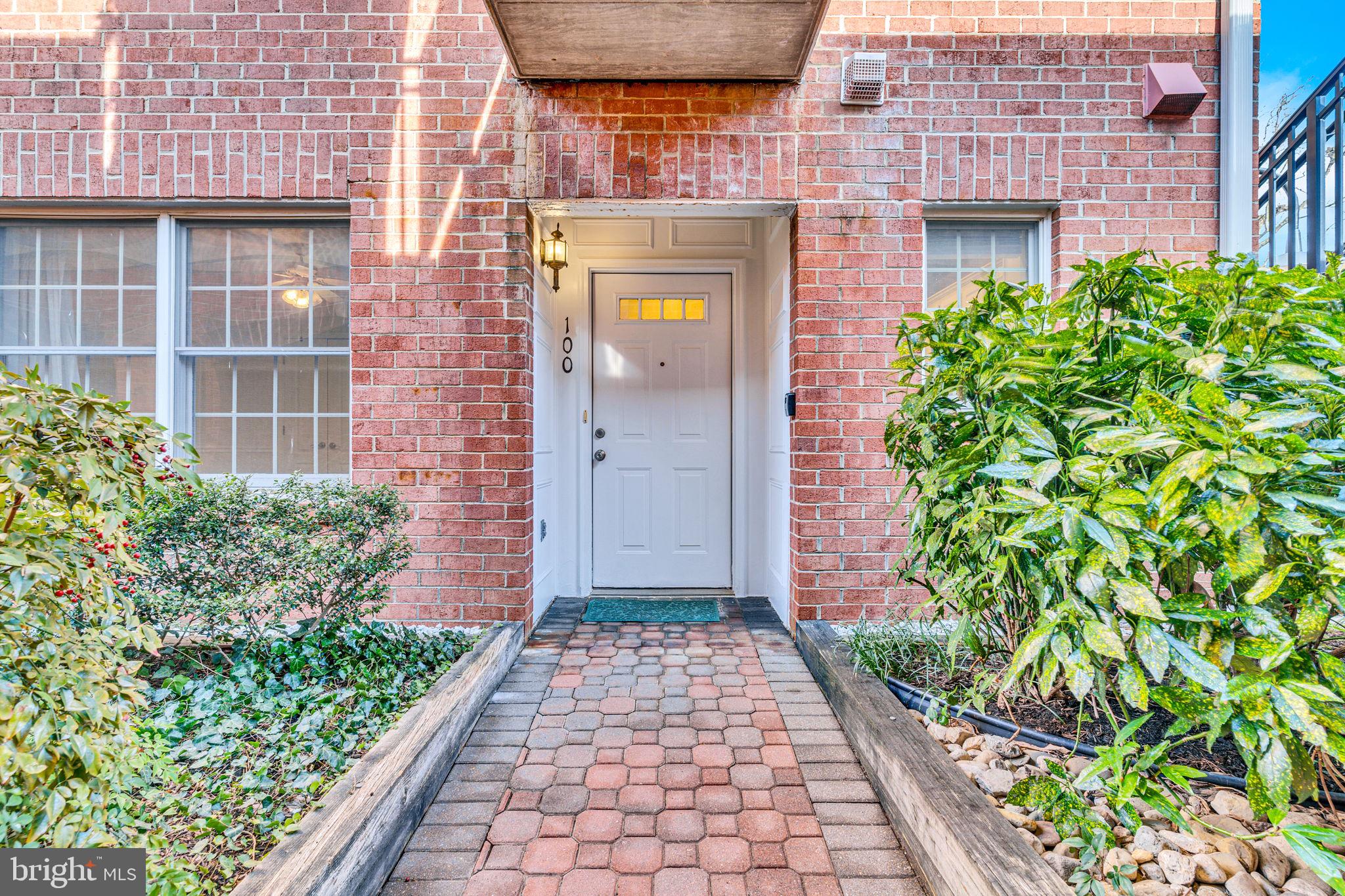 FALLS STATION - Residential Lease