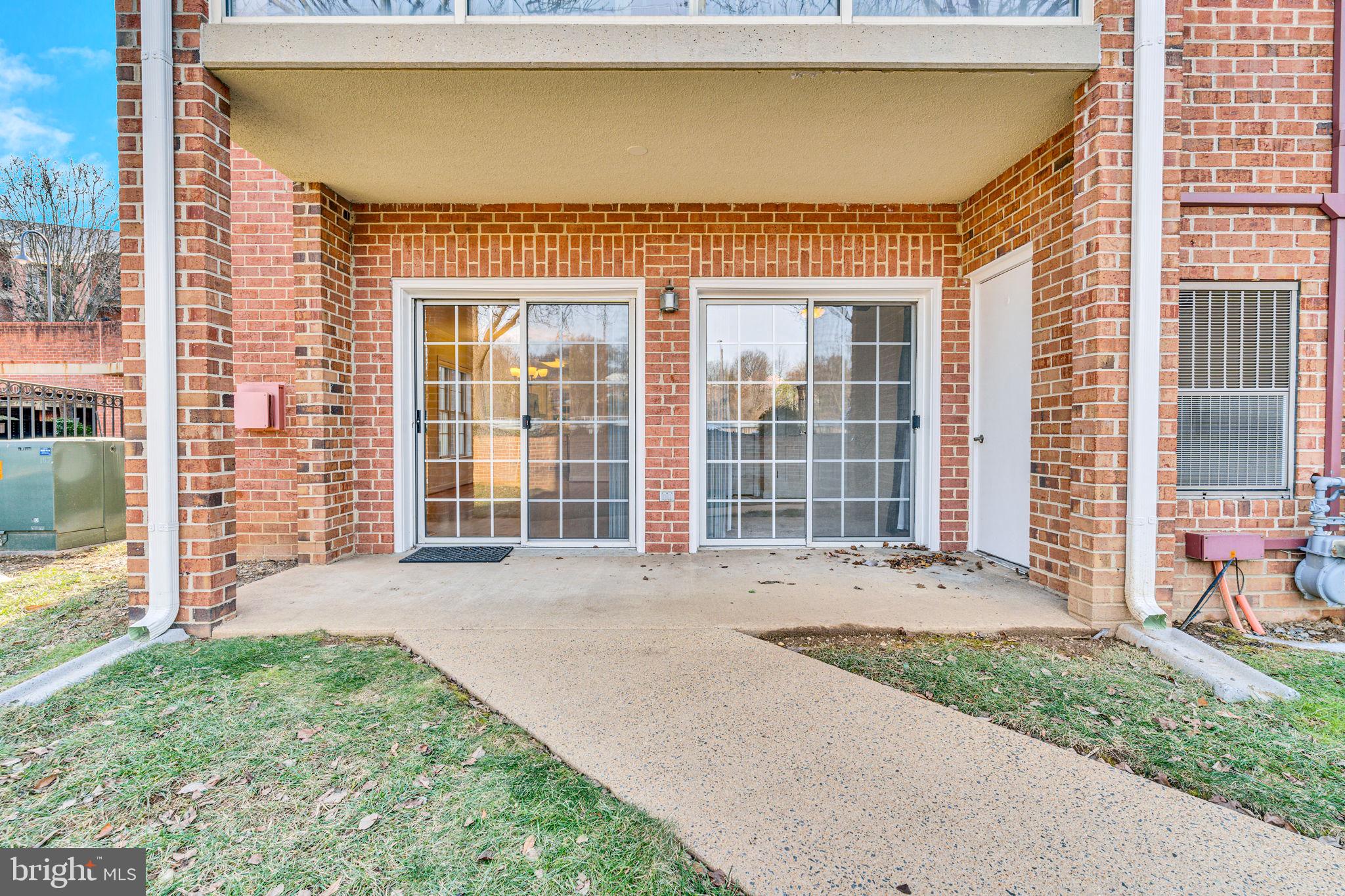 FALLS STATION - Residential Lease