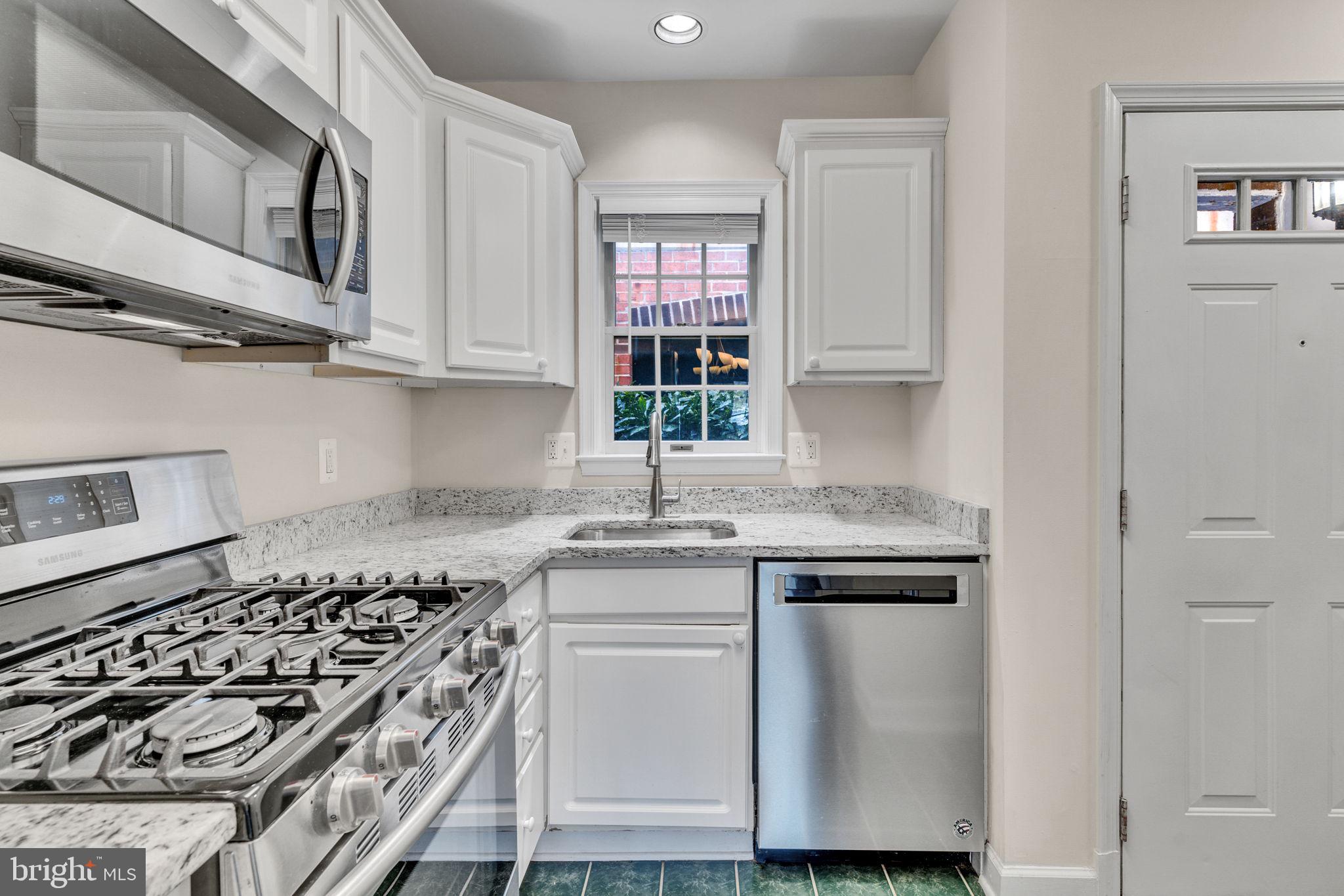 FALLS STATION - Residential Lease