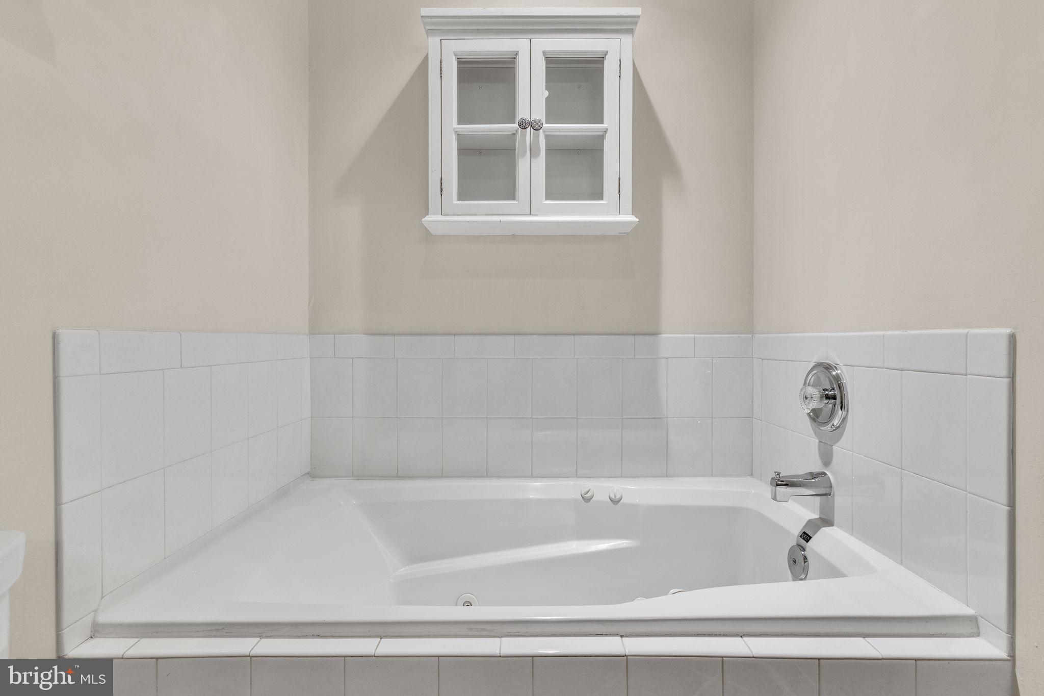 FALLS STATION - Residential Lease