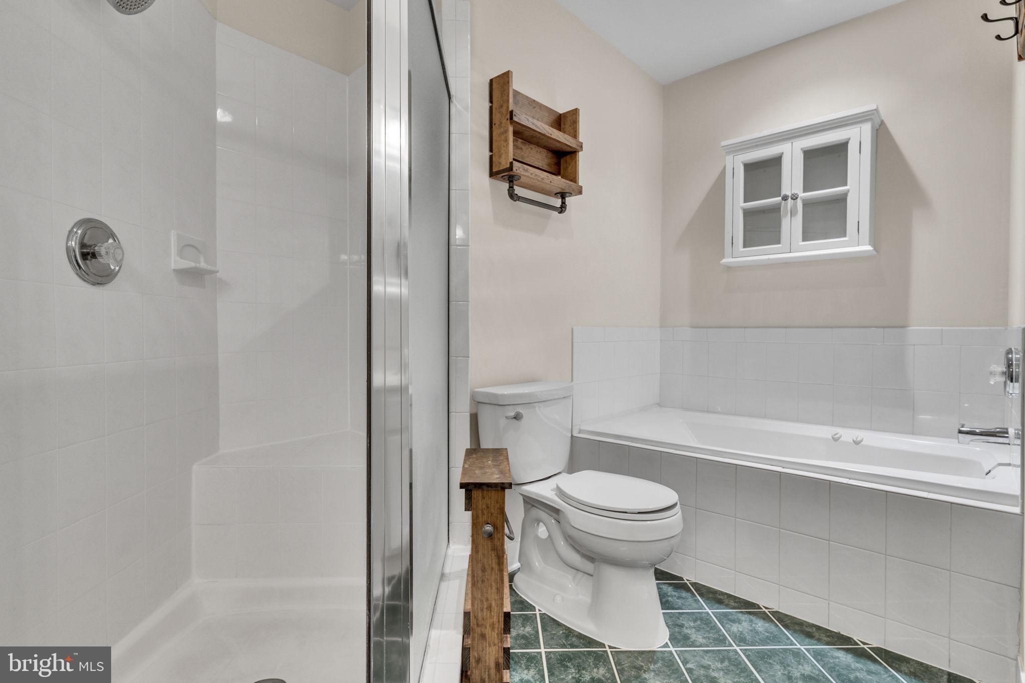 FALLS STATION - Residential Lease