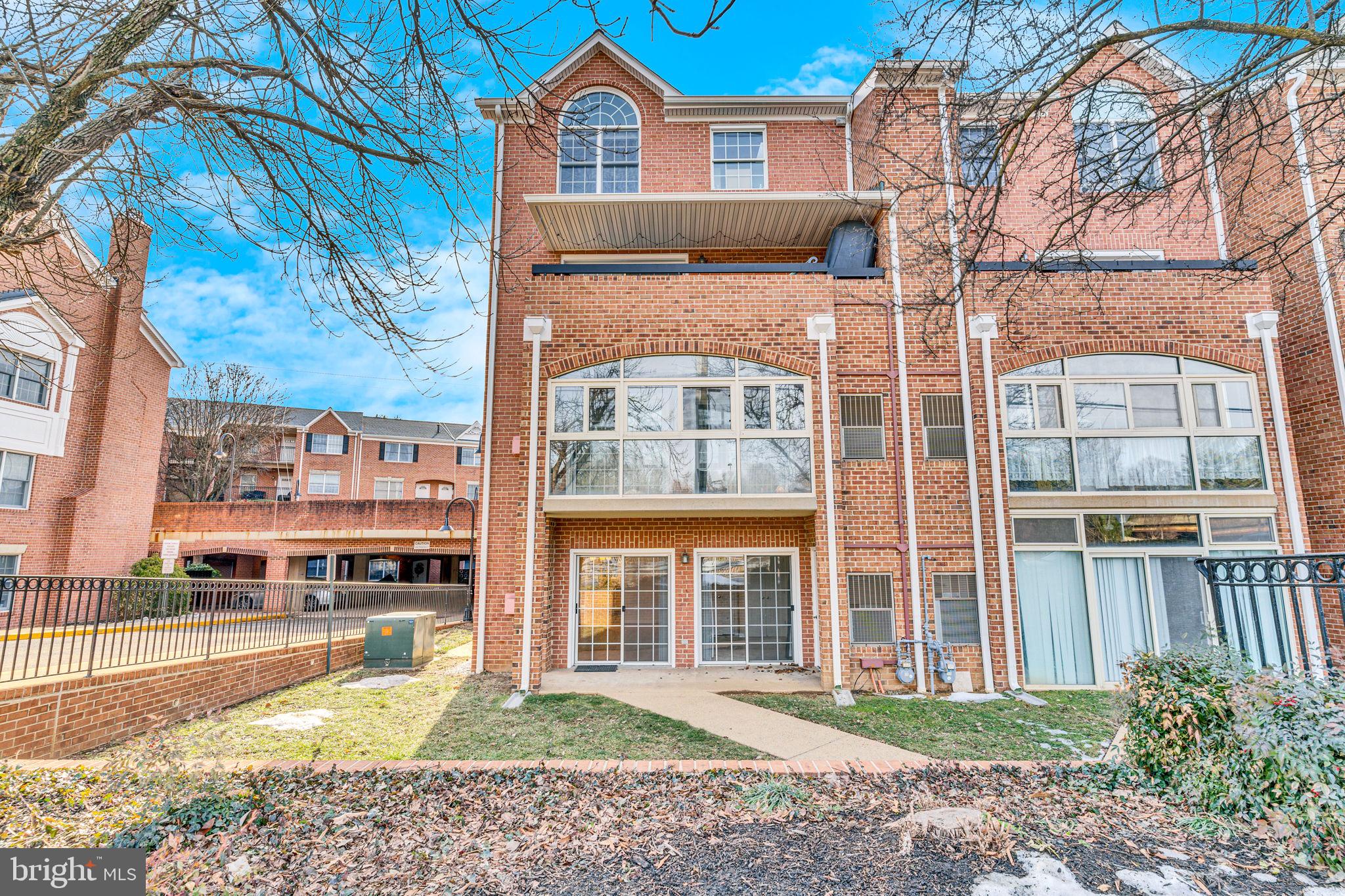 FALLS STATION - Residential Lease