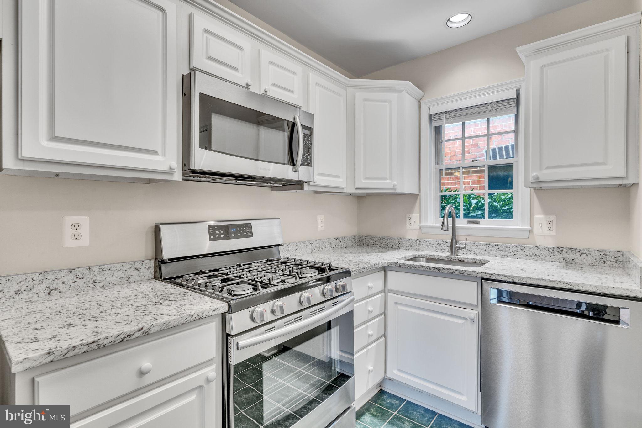 FALLS STATION - Residential Lease