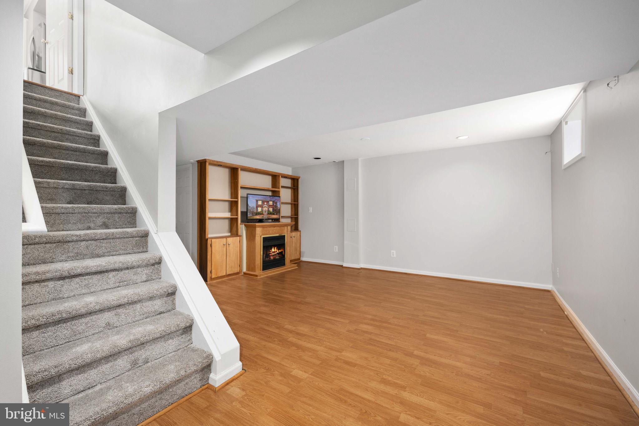 THE VILLAGES AT SAYBROOK - Residential Lease