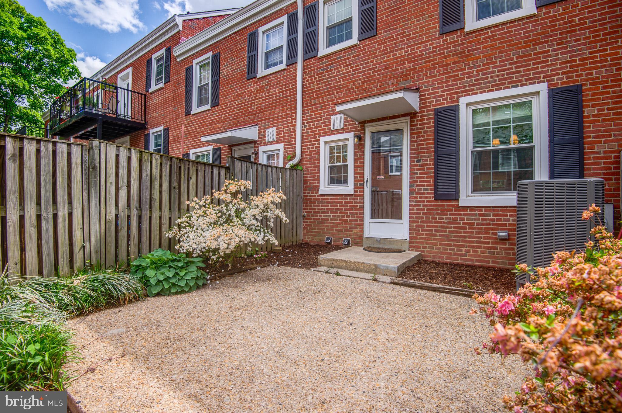 FAIRLINGTON VILLAGE - Residential