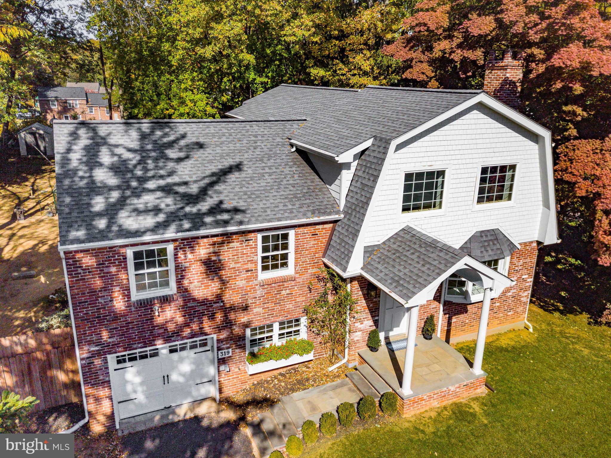 319 W CONESTOGA ROAD
