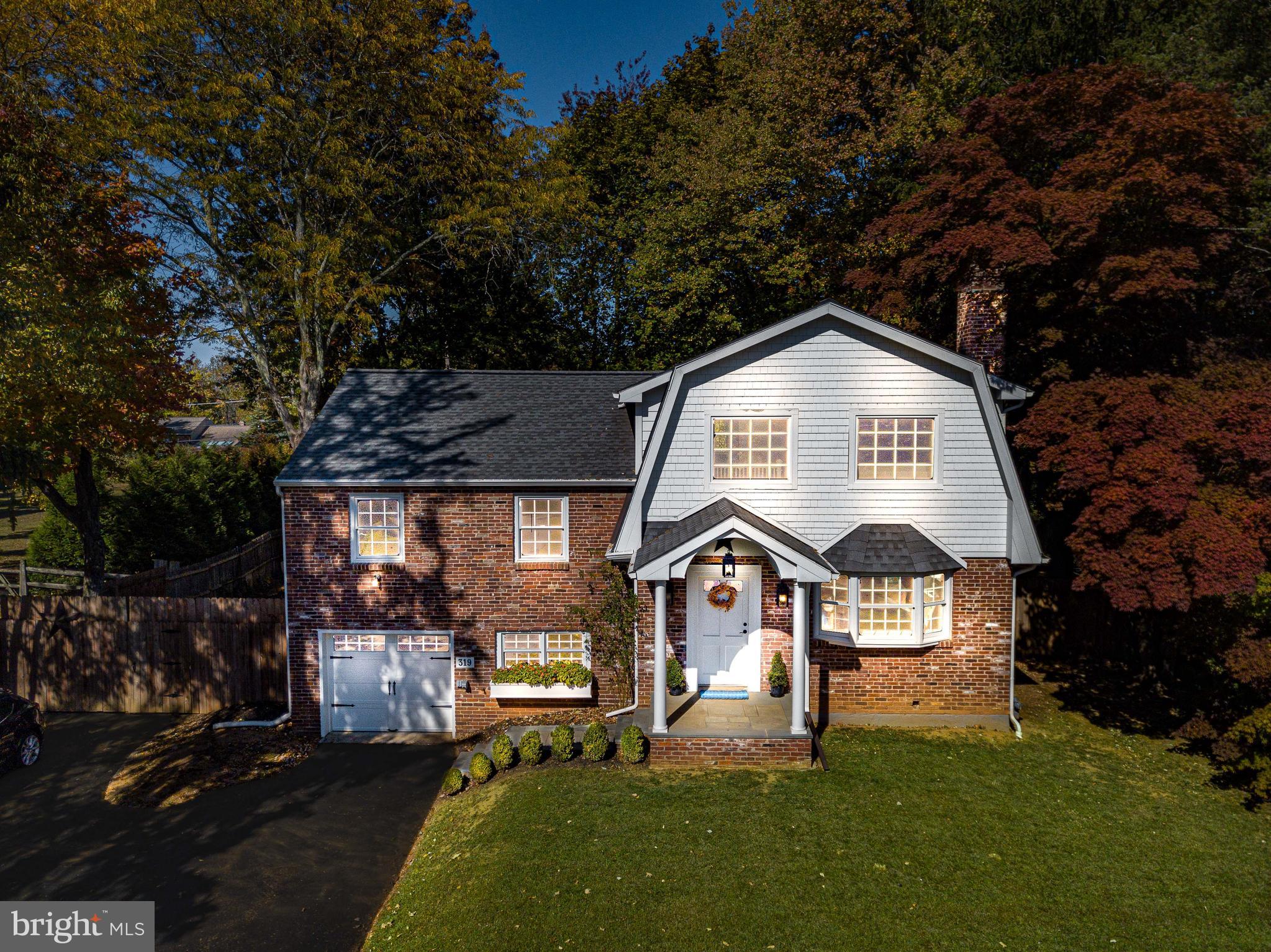 319 W CONESTOGA ROAD
