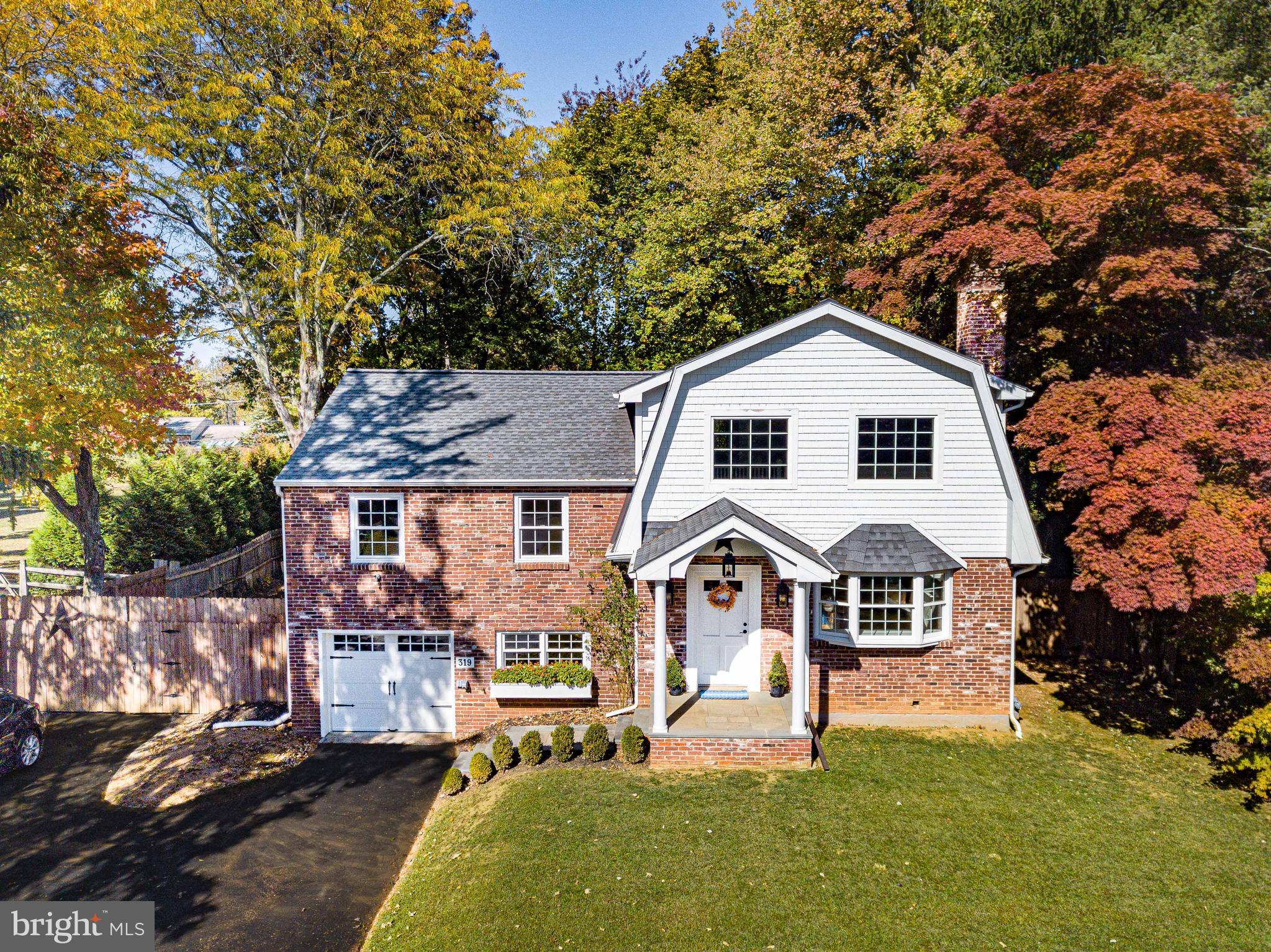 319 W CONESTOGA ROAD