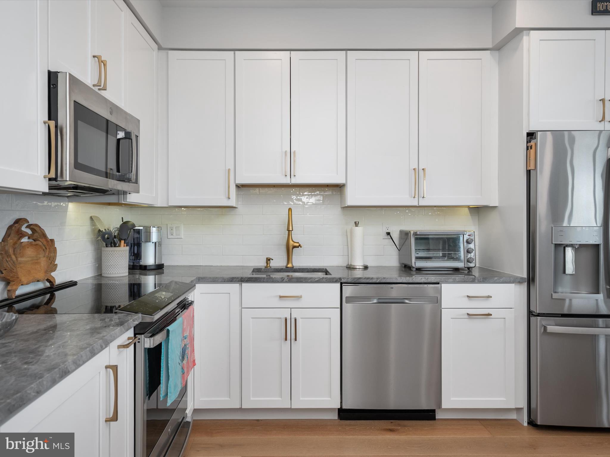 OYSTER COVE - Residential