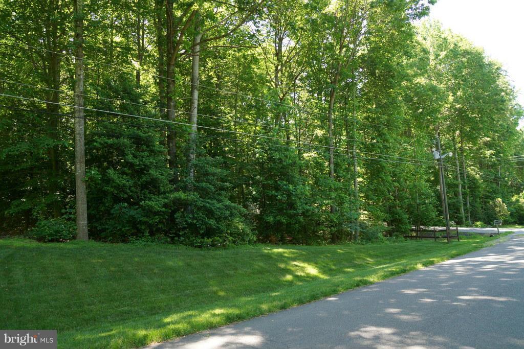 CARRIAGE HILL - Land