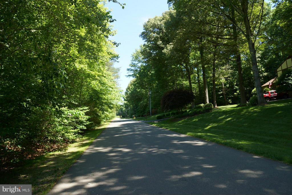 CARRIAGE HILL - Land