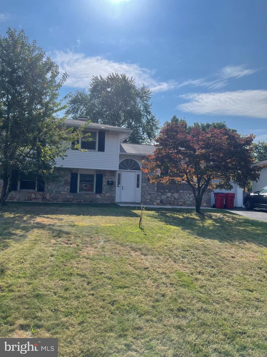 House was remodeled in 2024. The actual sq ft is 1950.