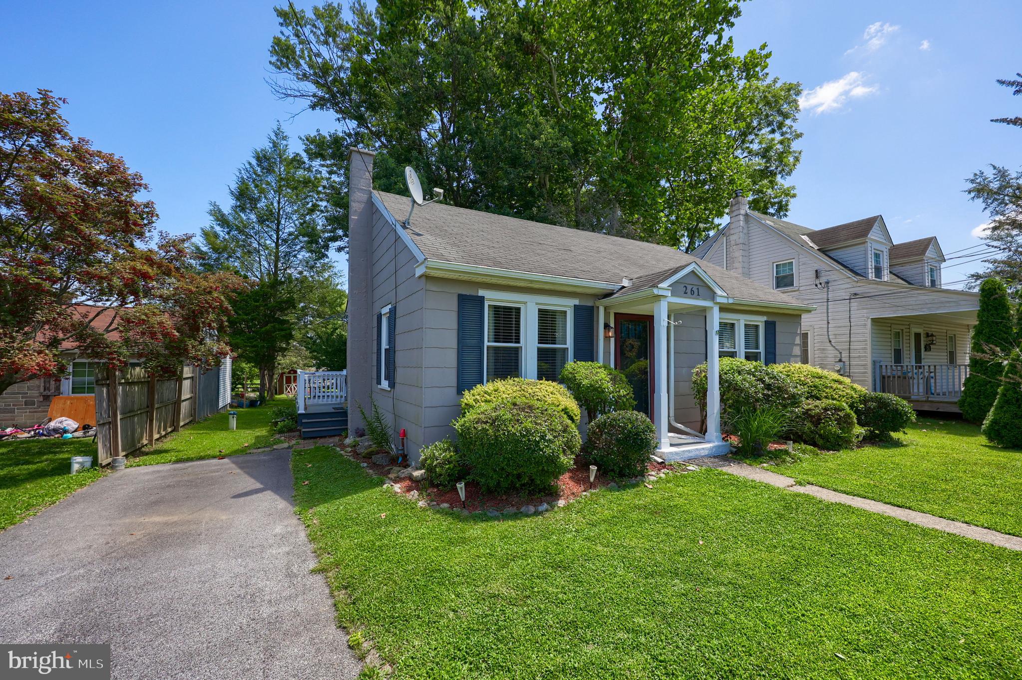 261 SELTZER AVENUE