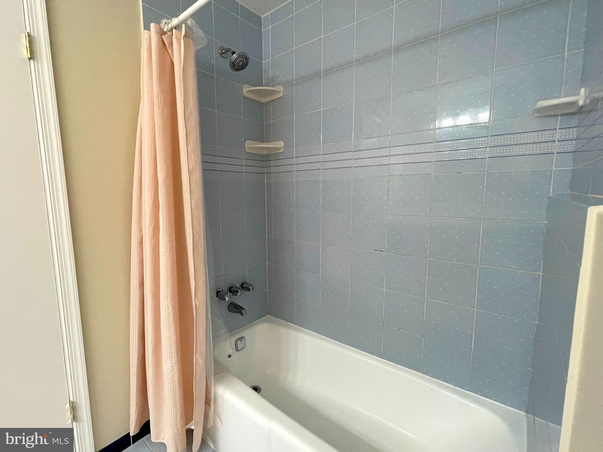 SHORES OF CALVERT - Residential Lease