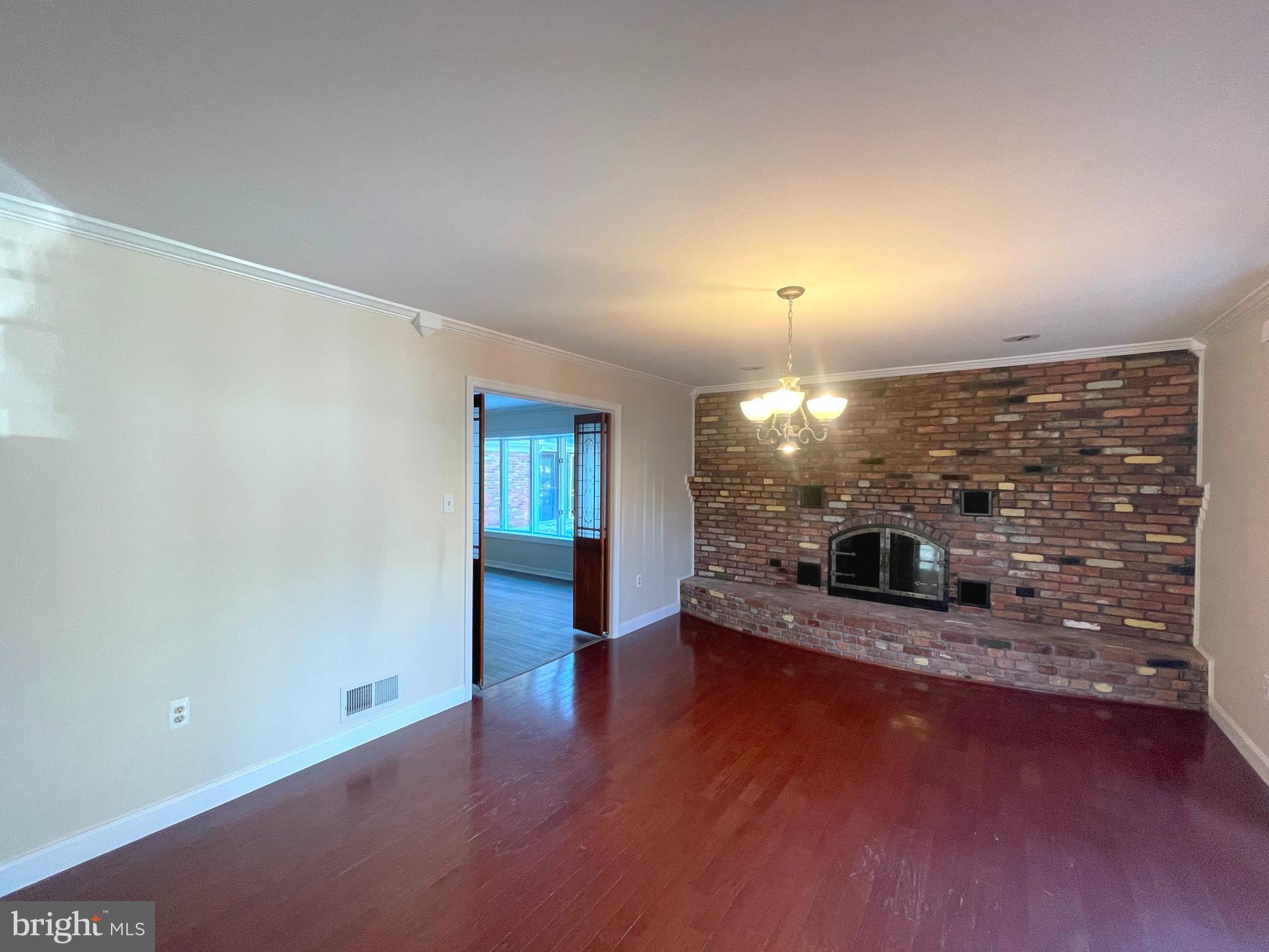 SHORES OF CALVERT - Residential Lease