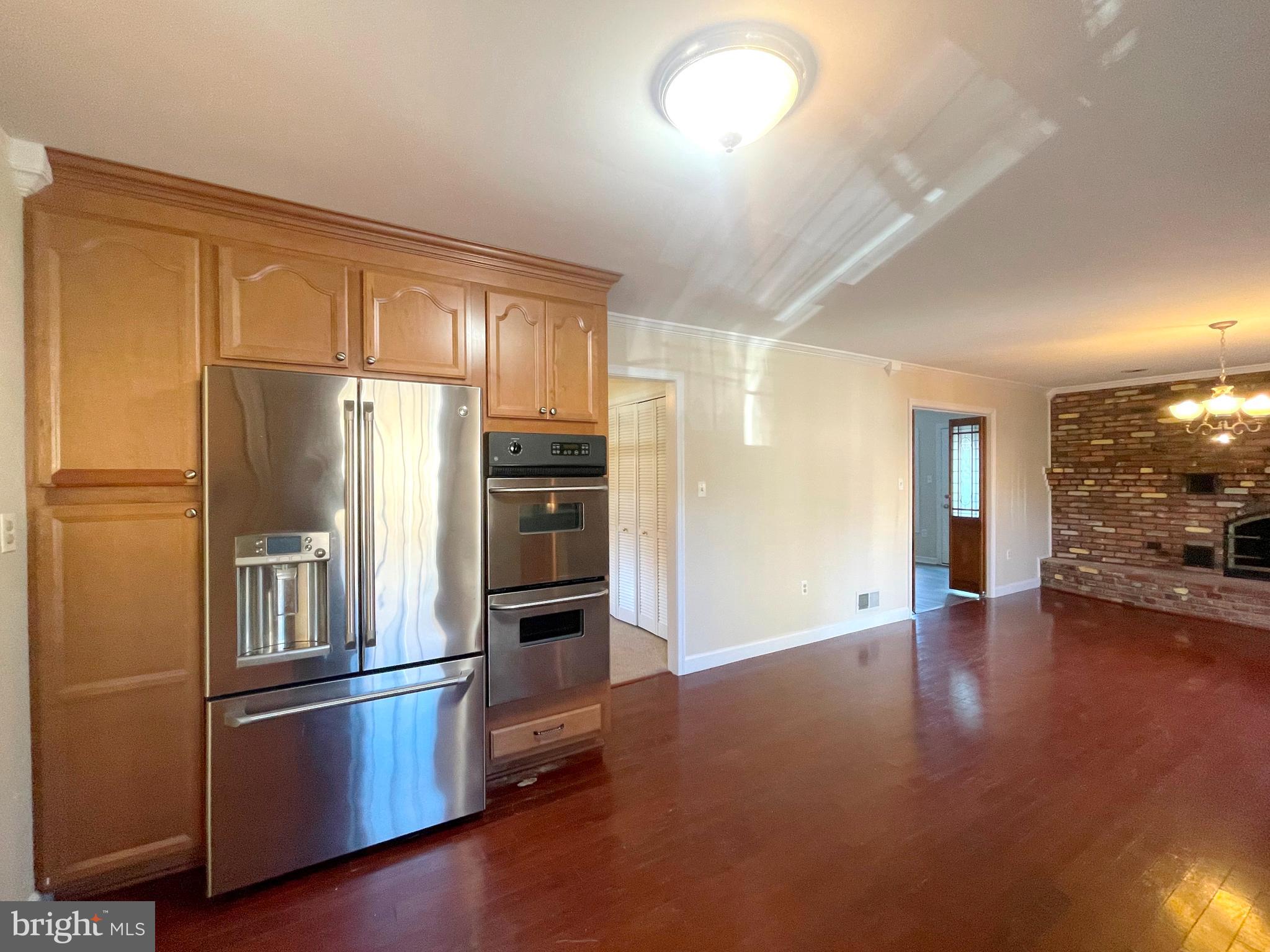 SHORES OF CALVERT - Residential Lease