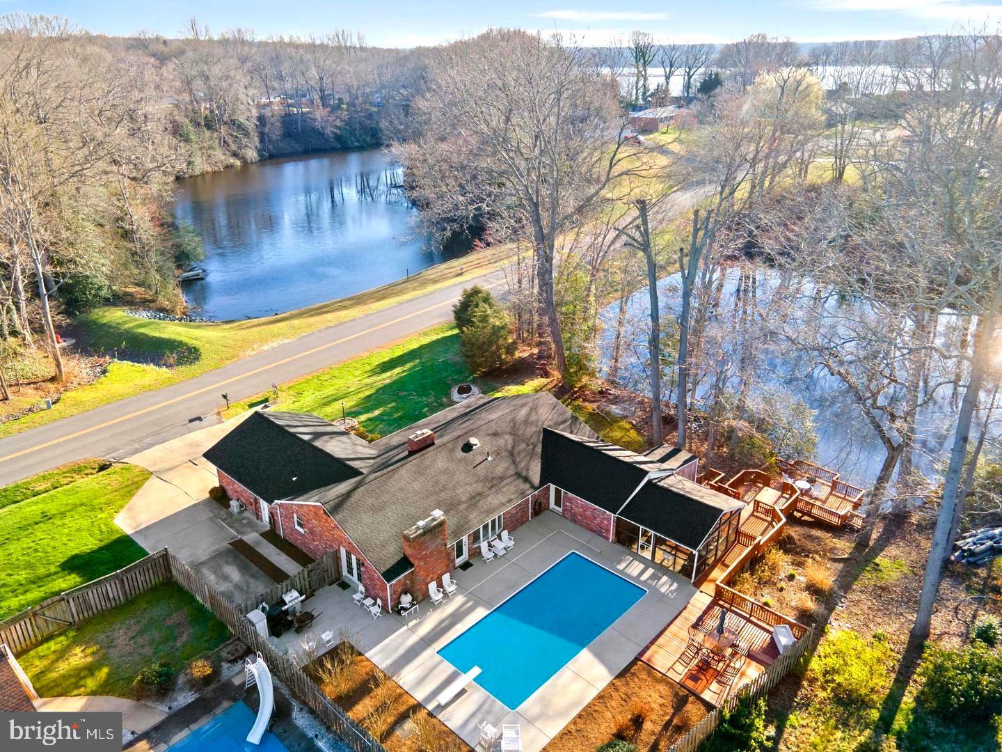 SHORES OF CALVERT - Residential Lease