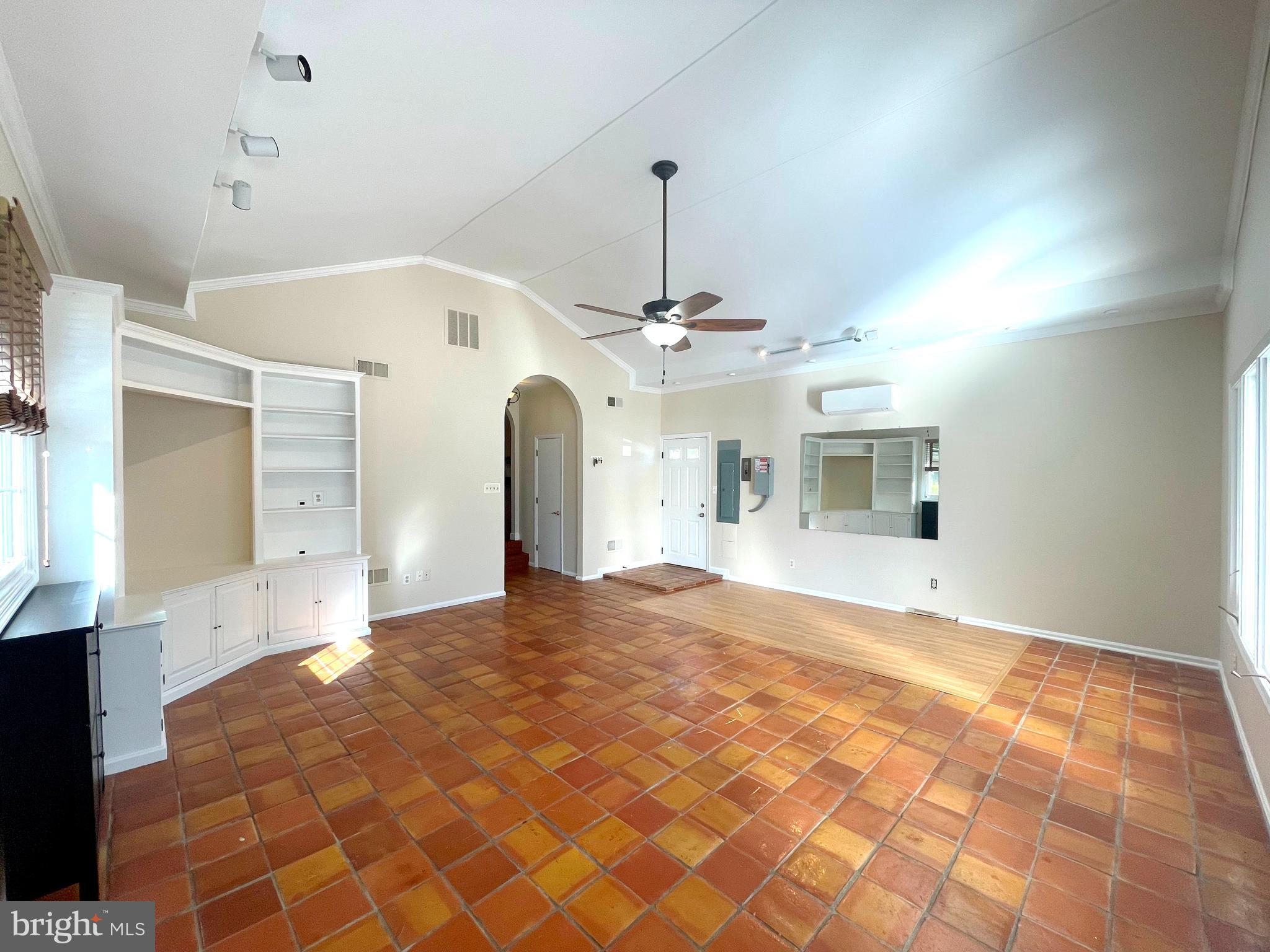 SHORES OF CALVERT - Residential Lease