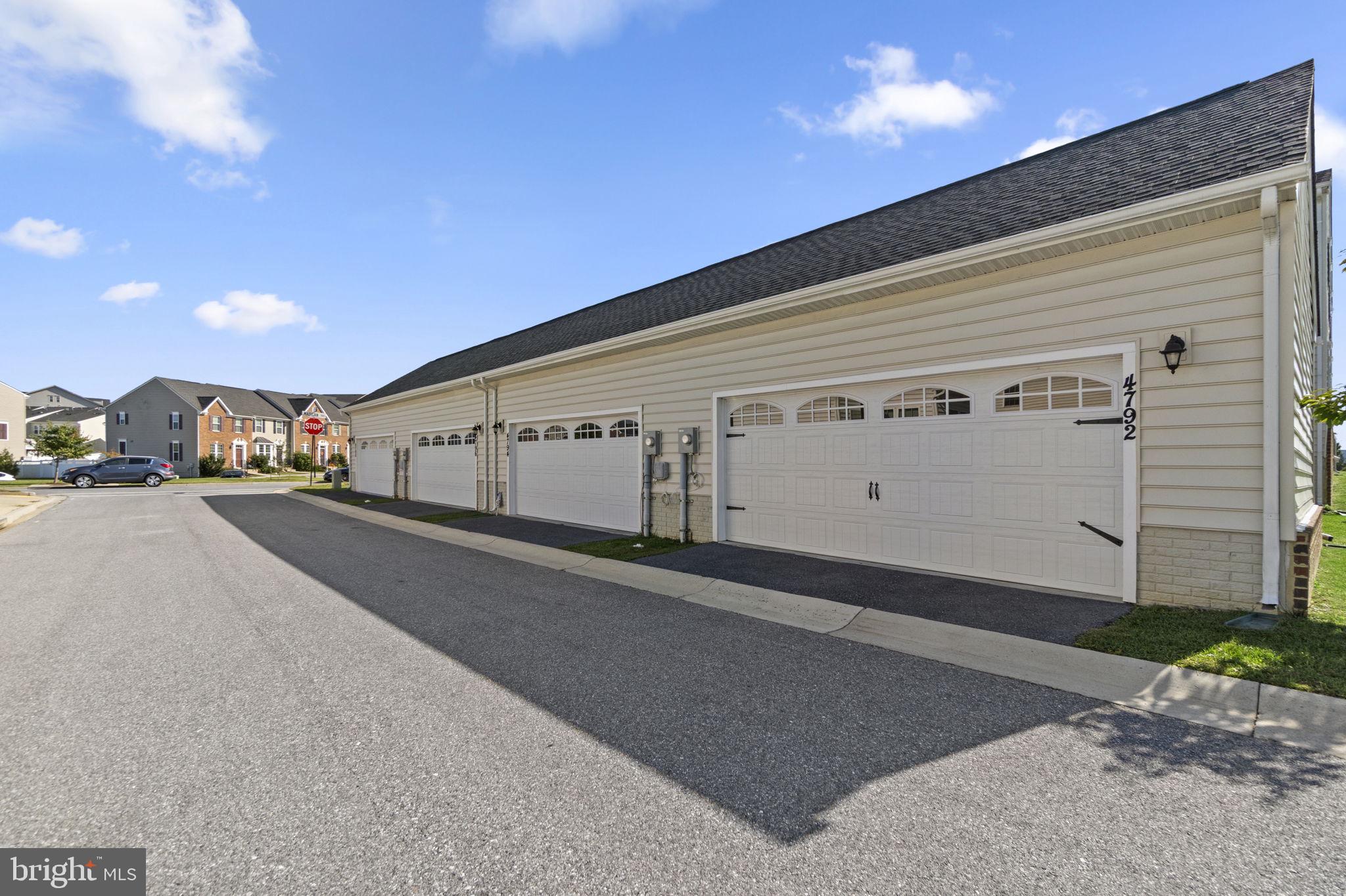 4792 HITESHOW DRIVE