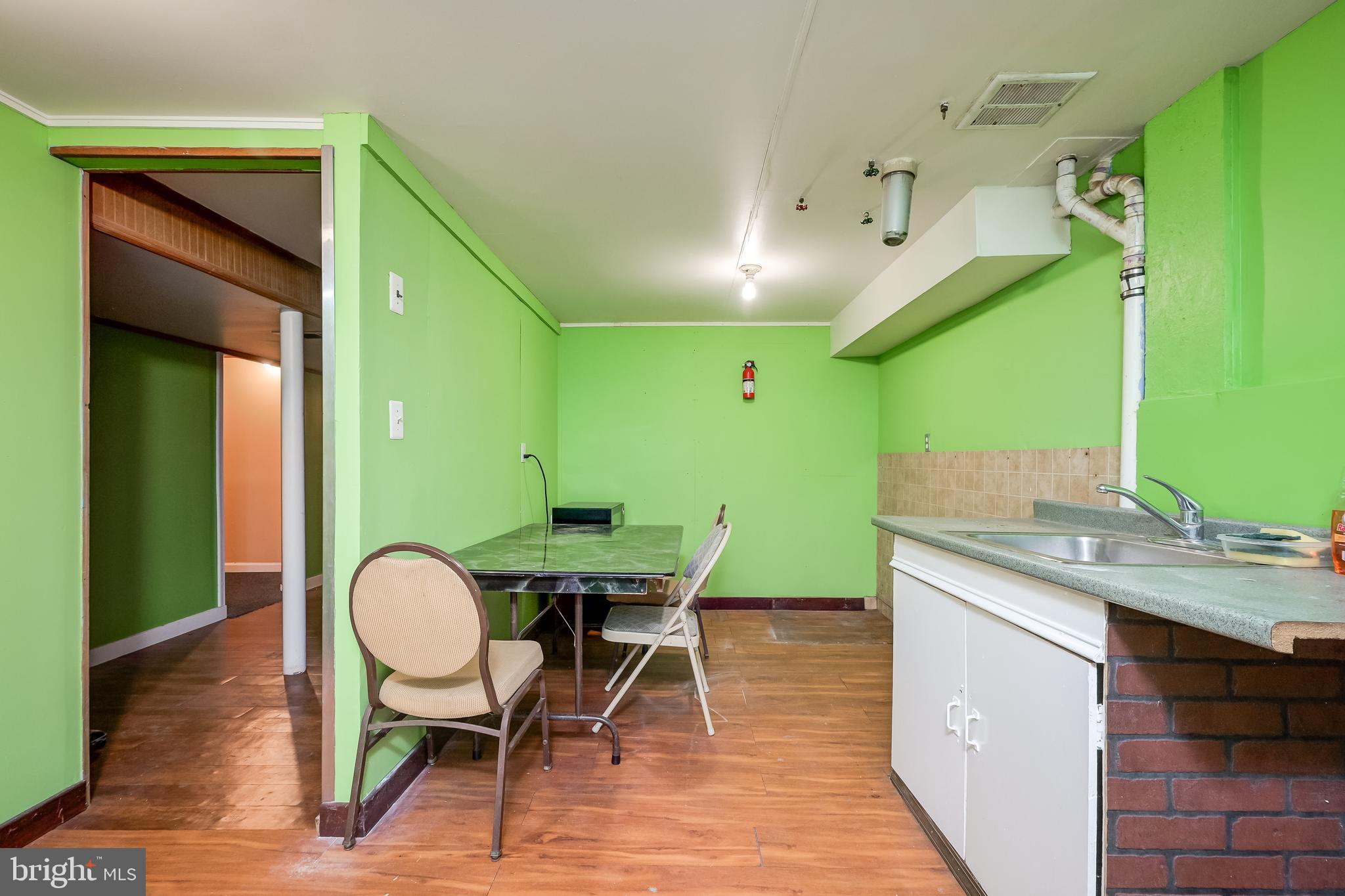 BROYHILL PARK - Residential