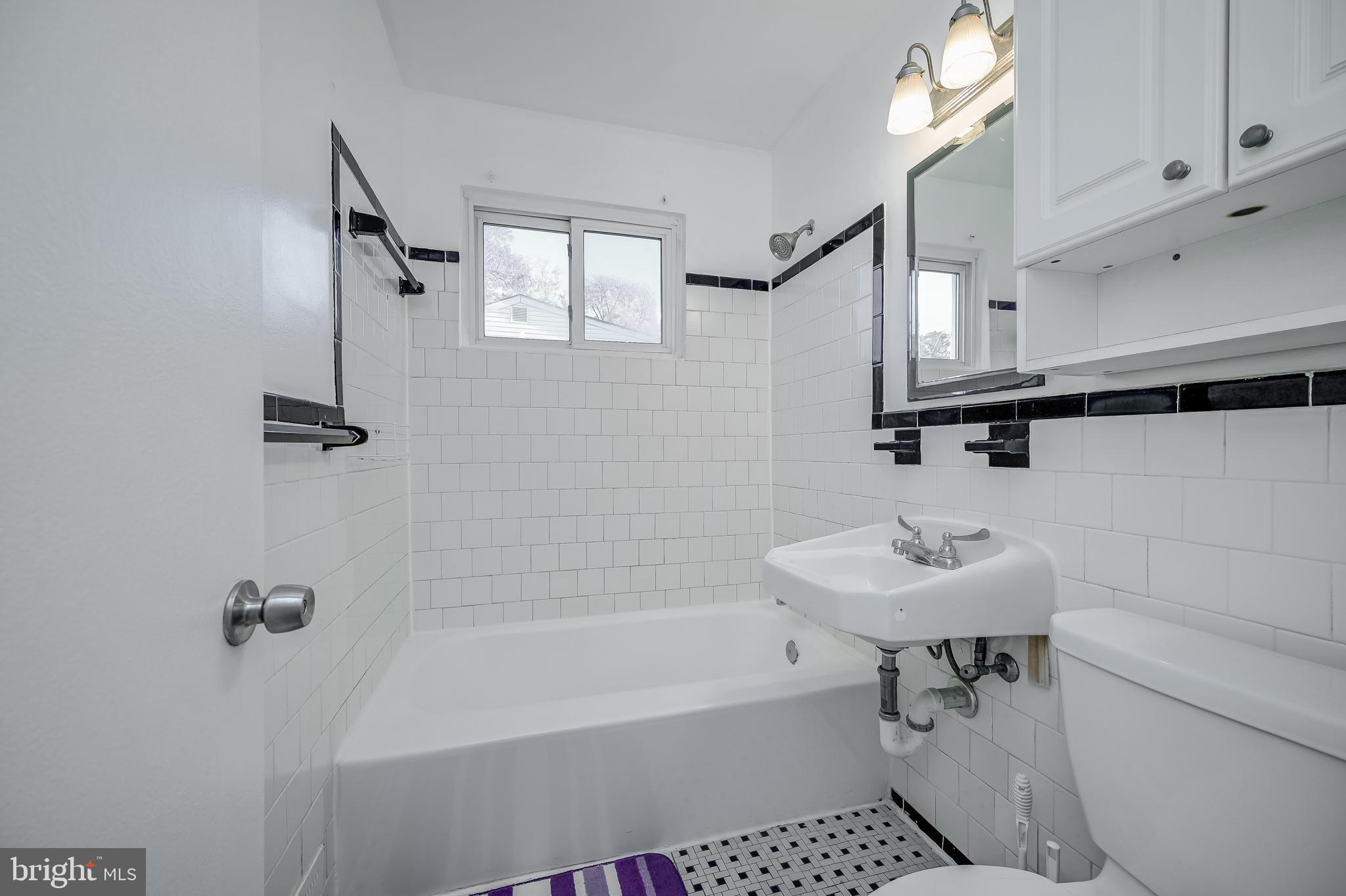 BROYHILL PARK - Residential