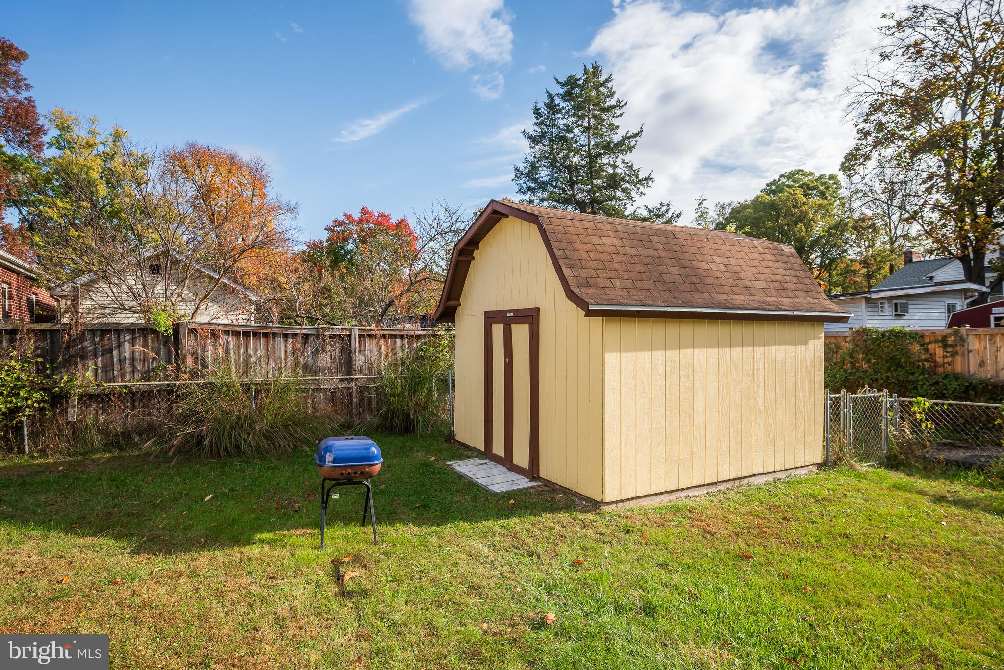 BROYHILL PARK - Residential