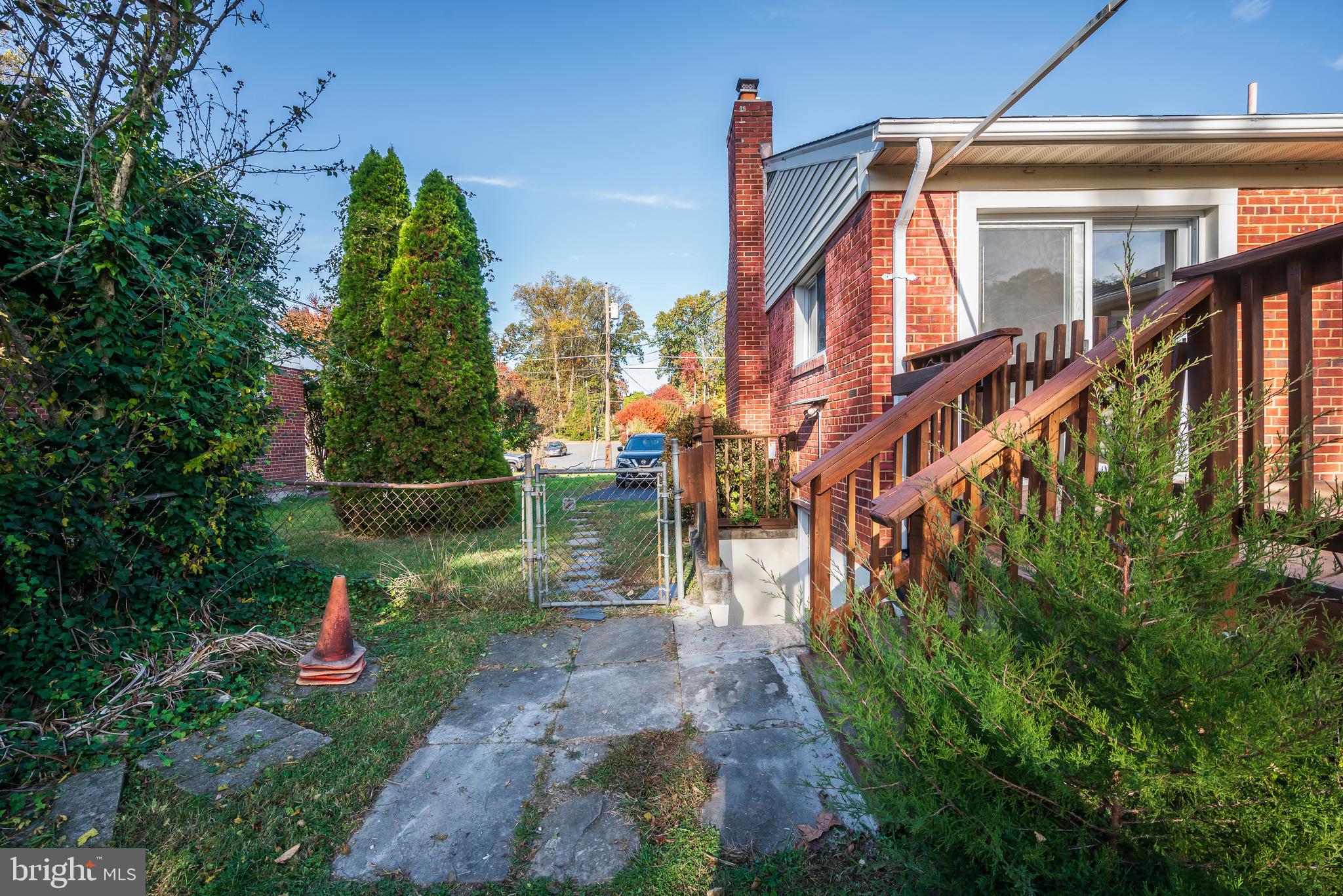 BROYHILL PARK - Residential