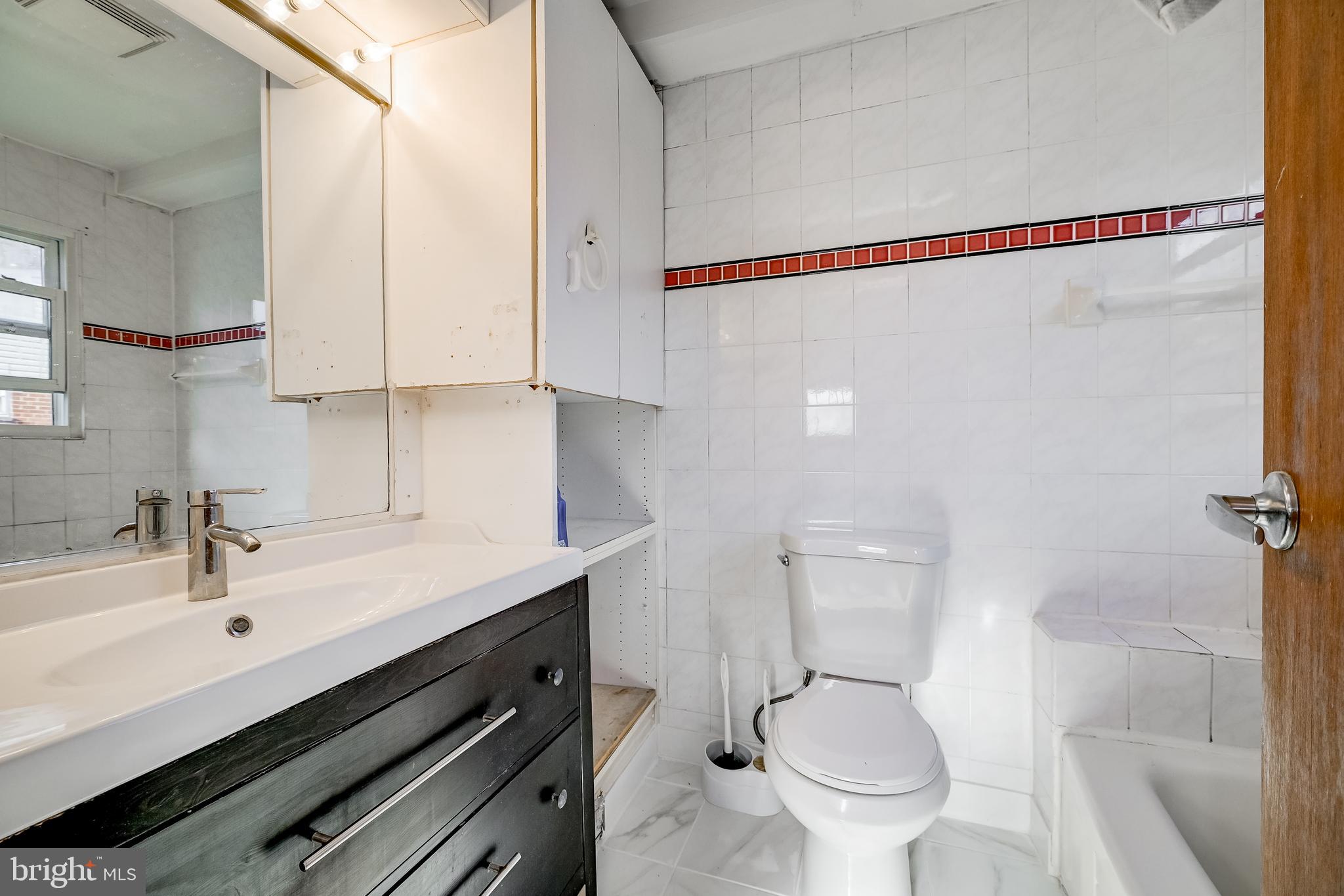 BROYHILL PARK - Residential