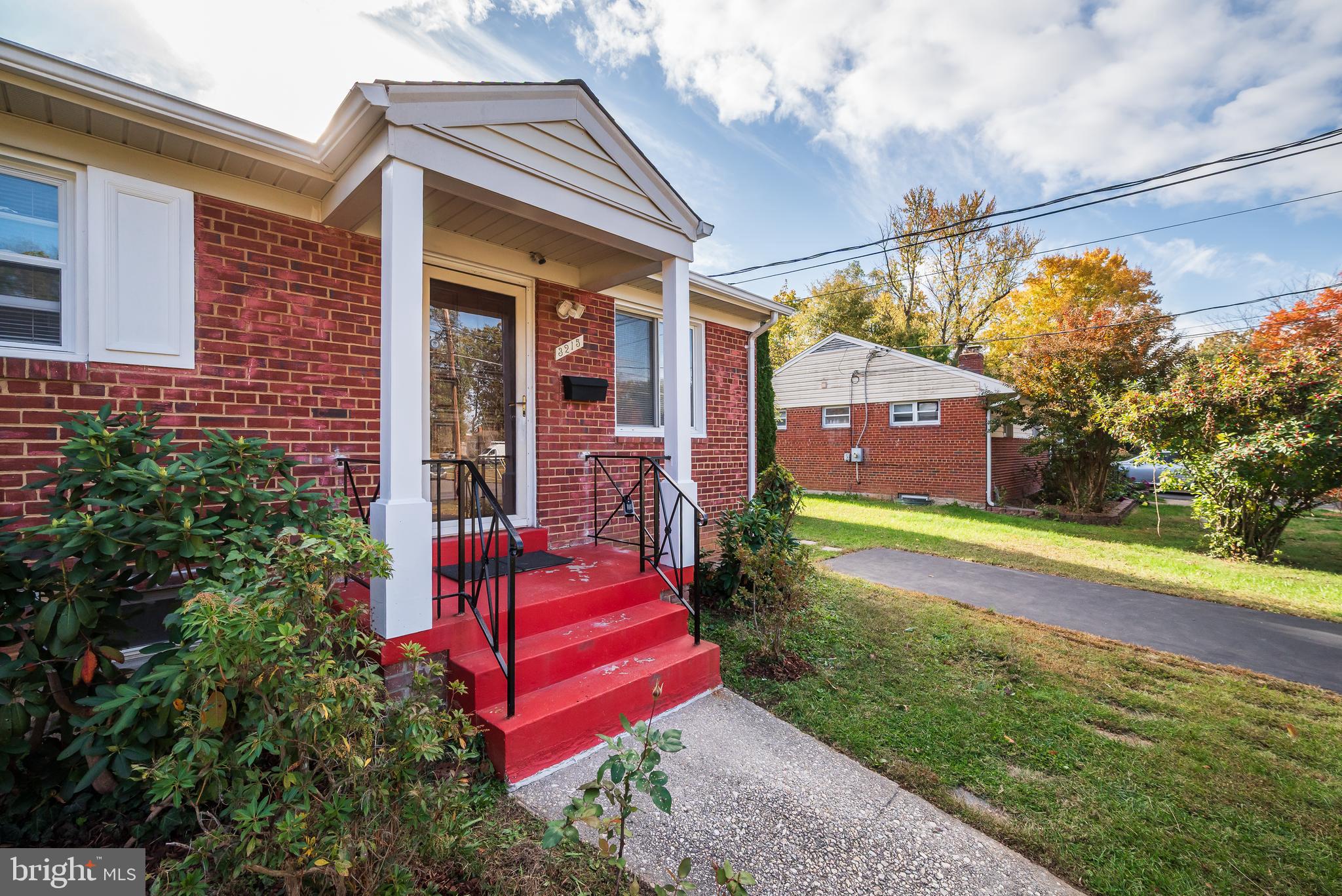 BROYHILL PARK - Residential