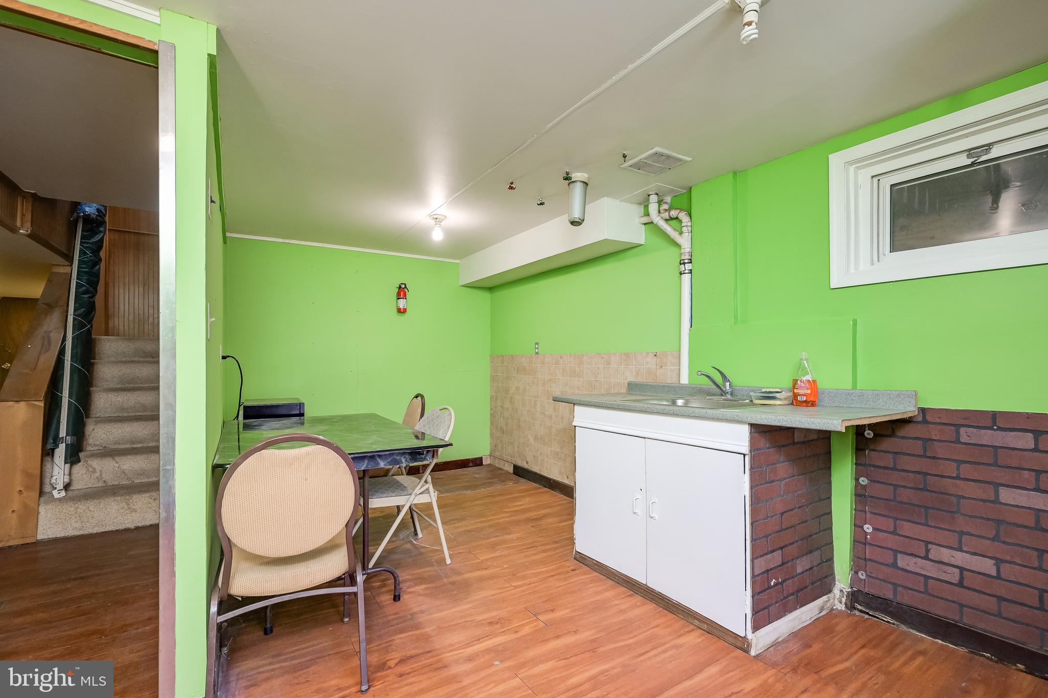 BROYHILL PARK - Residential