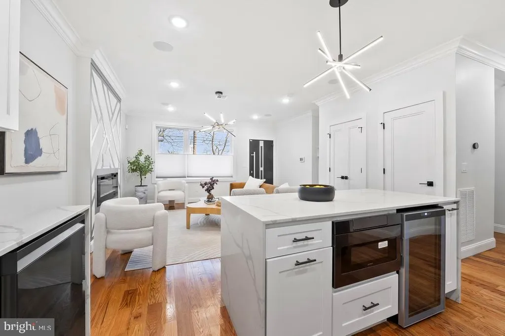 Additional image 6 of 865 Summit Avenue Unit 1, Jersey City, NJ 07307