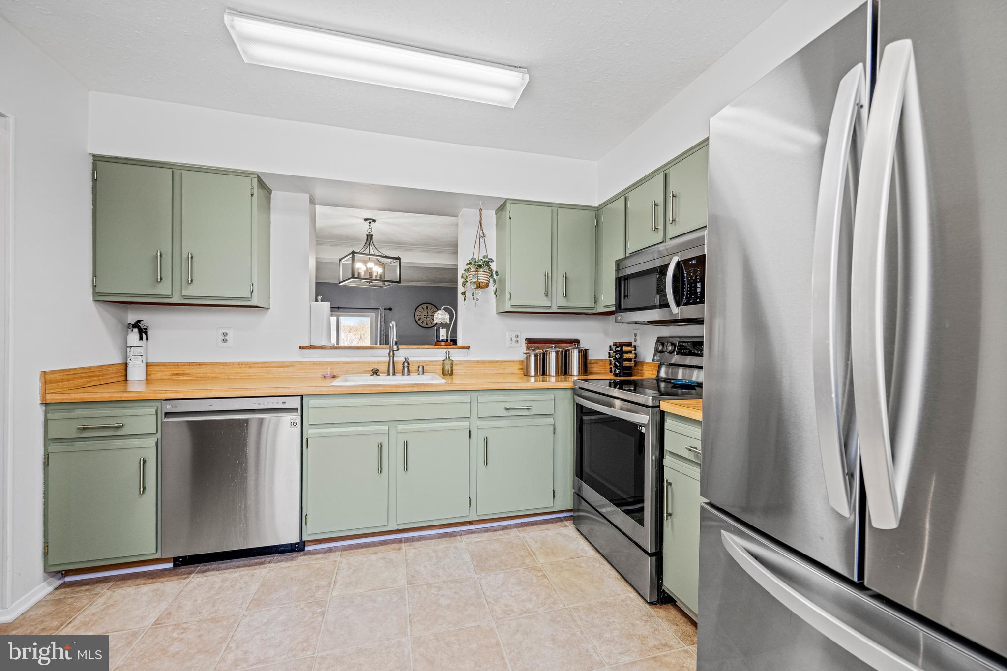 KIMBERLY VILLAGE - Residential