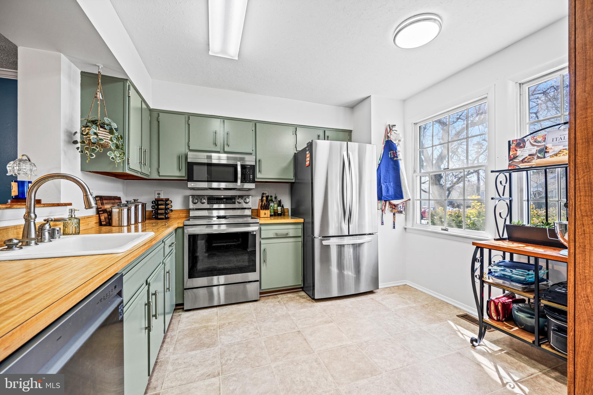 KIMBERLY VILLAGE - Residential