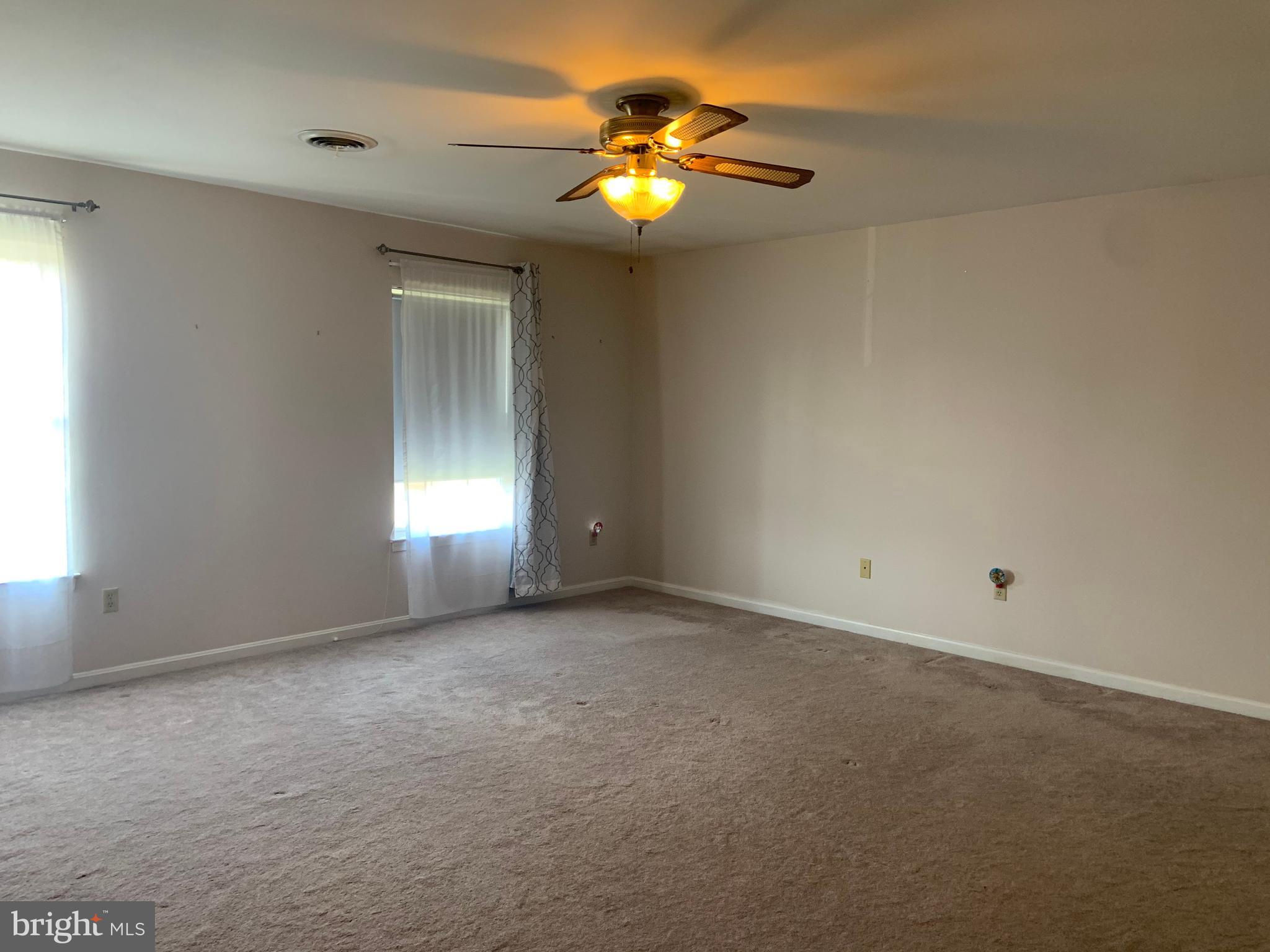 LOCUST HILL - Residential Lease