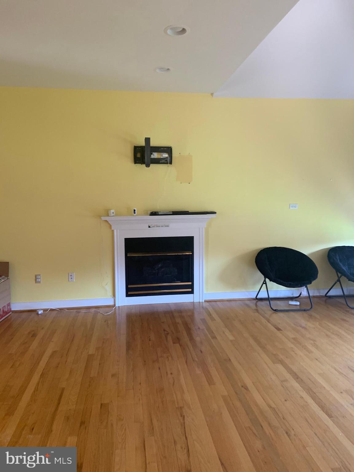 LOCUST HILL - Residential Lease