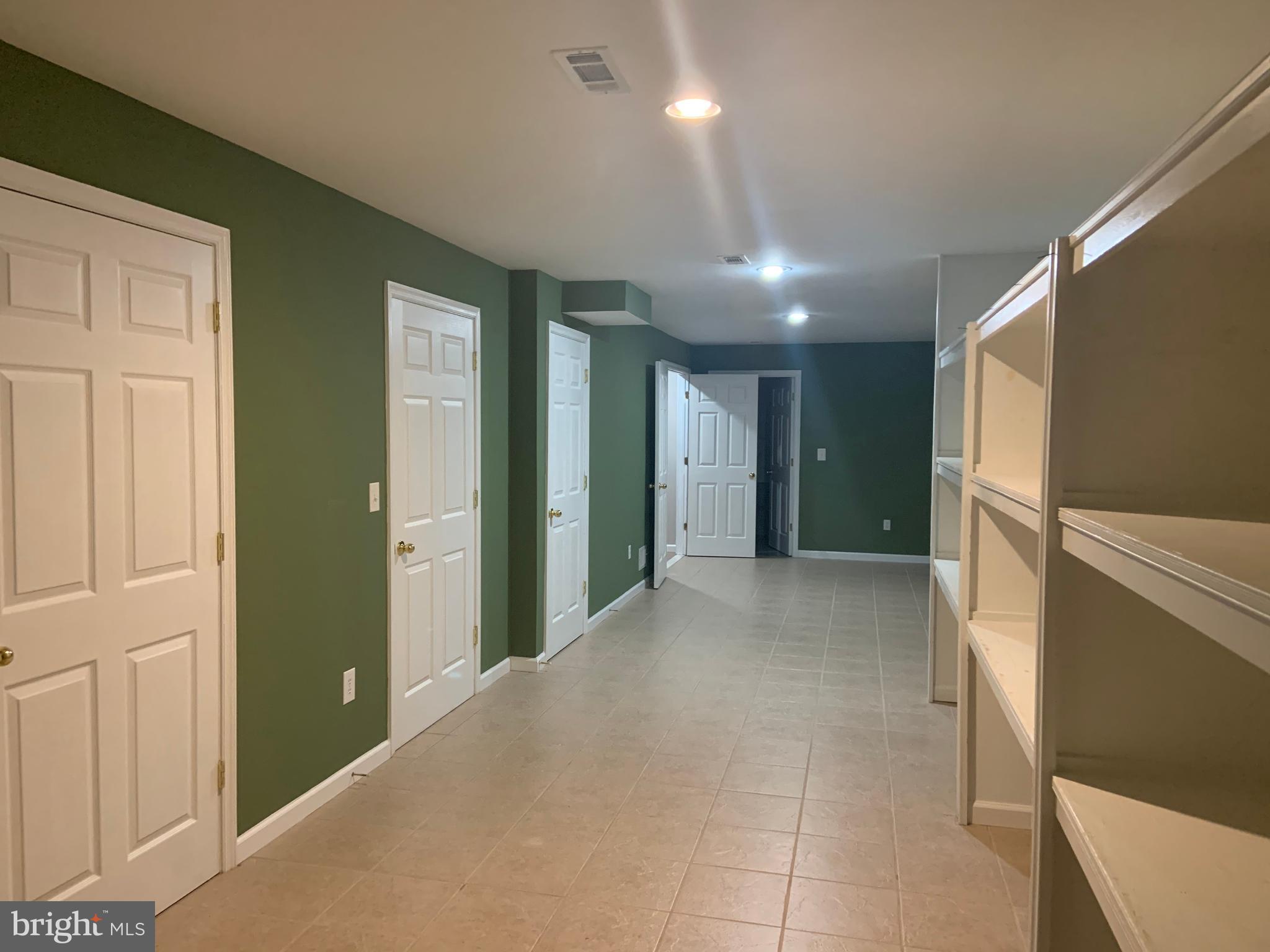 LOCUST HILL - Residential Lease