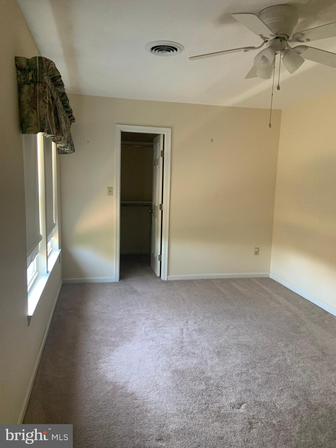 LOCUST HILL - Residential Lease