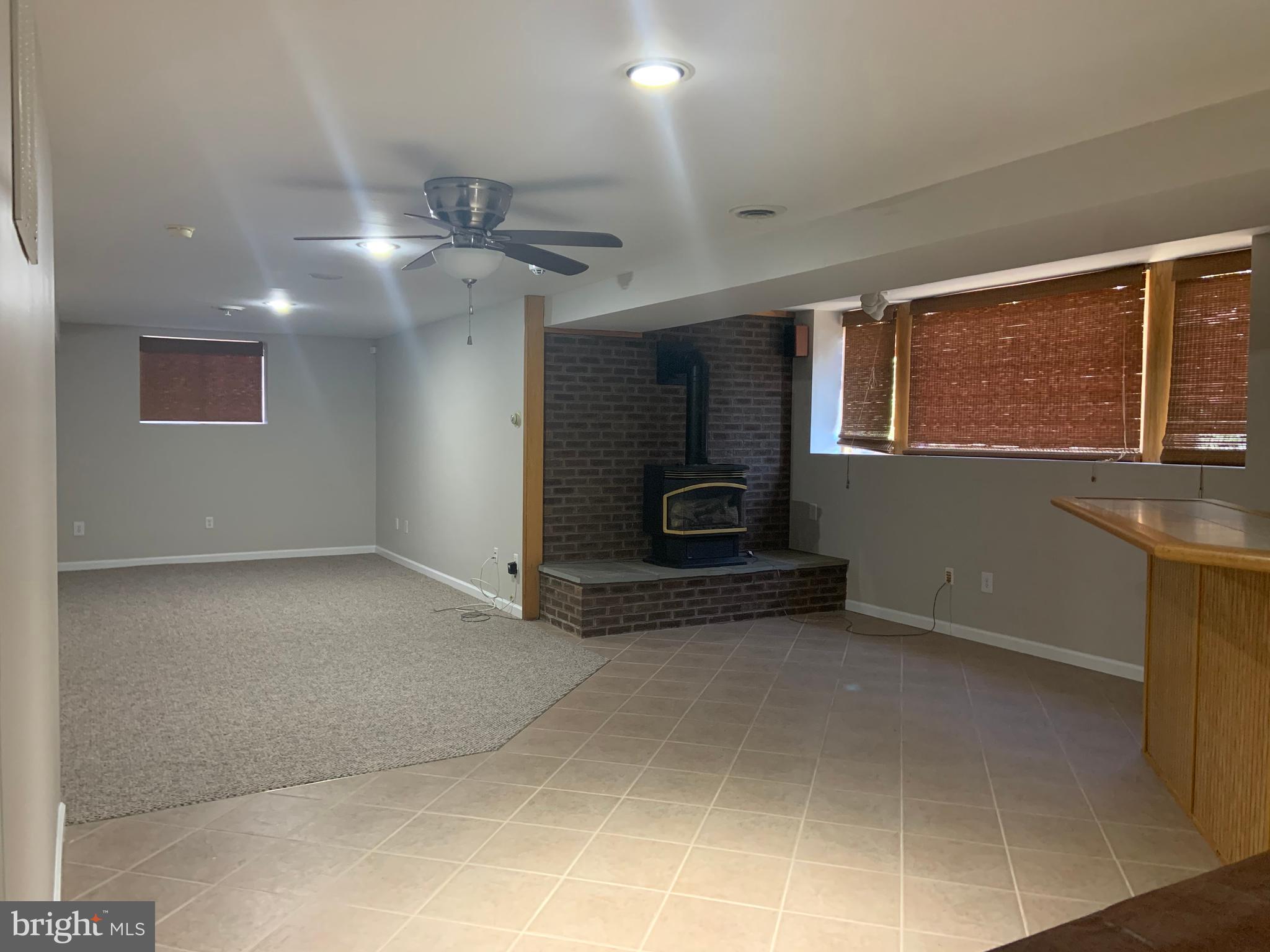 LOCUST HILL - Residential Lease