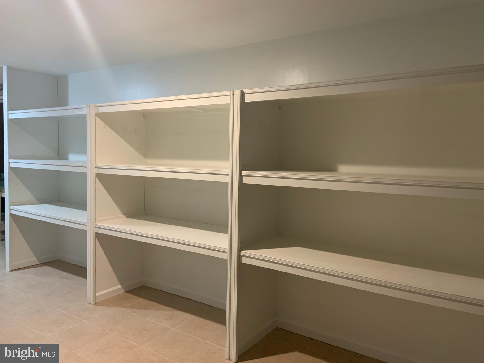 LOCUST HILL - Residential Lease