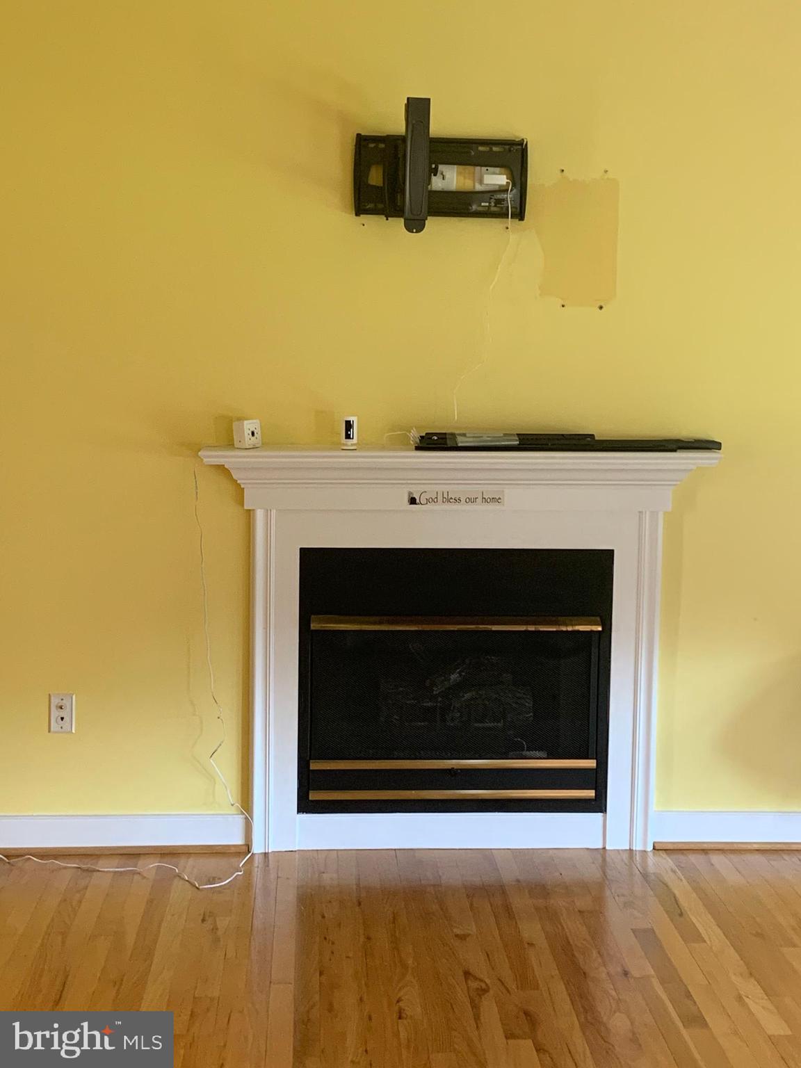 LOCUST HILL - Residential Lease