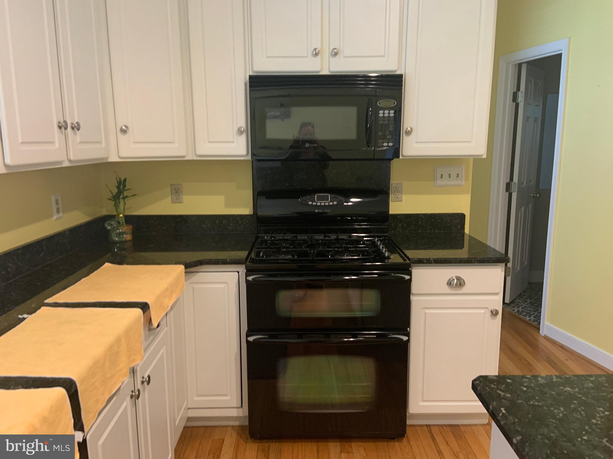 LOCUST HILL - Residential Lease