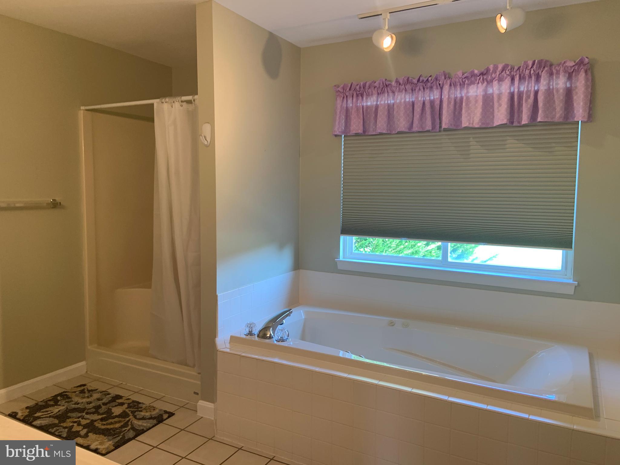 LOCUST HILL - Residential Lease