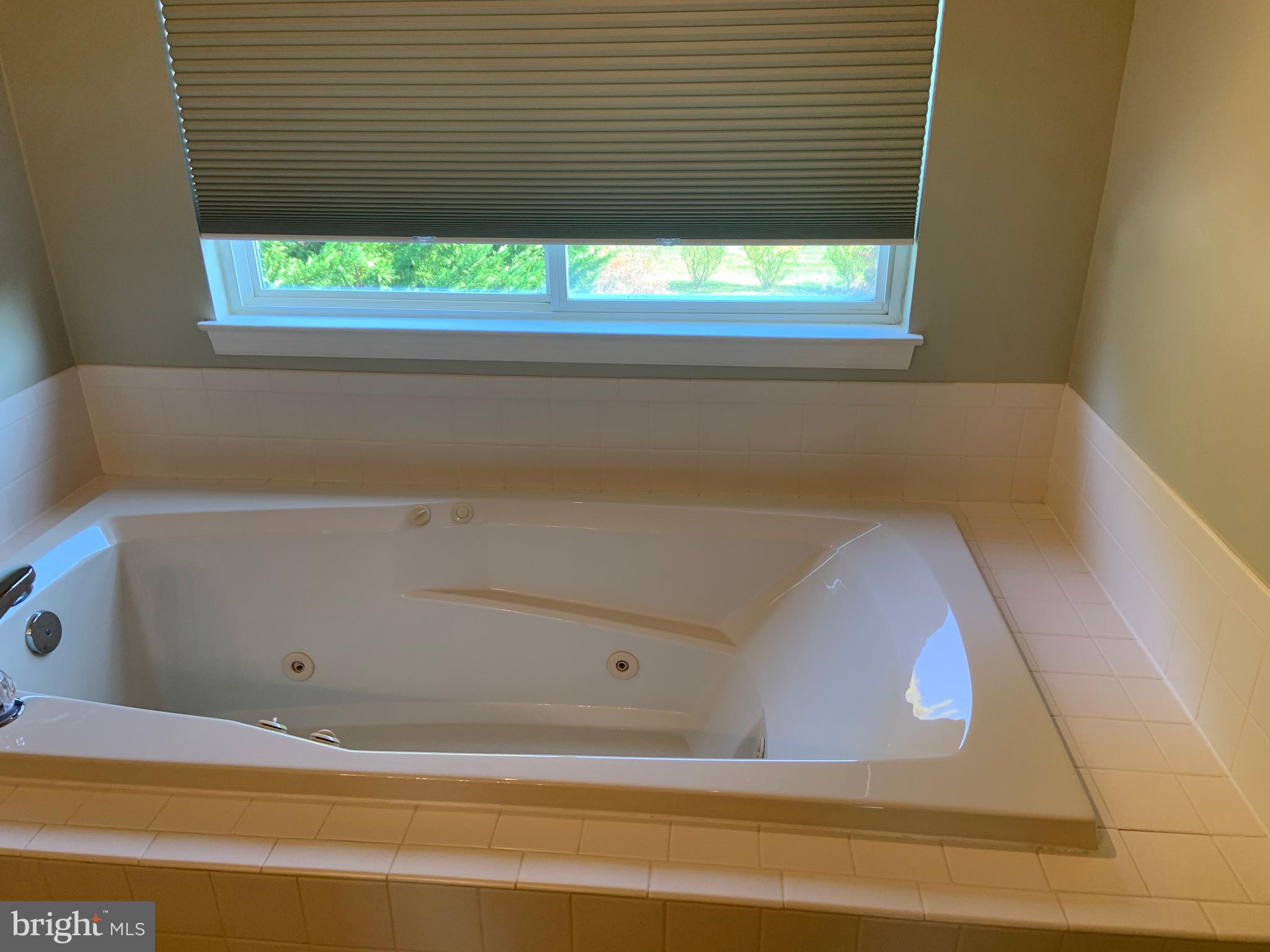 LOCUST HILL - Residential Lease