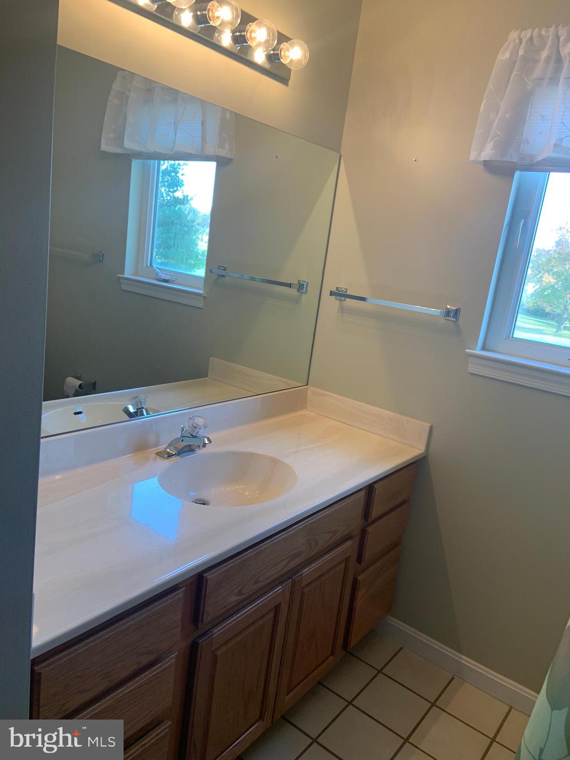 LOCUST HILL - Residential Lease