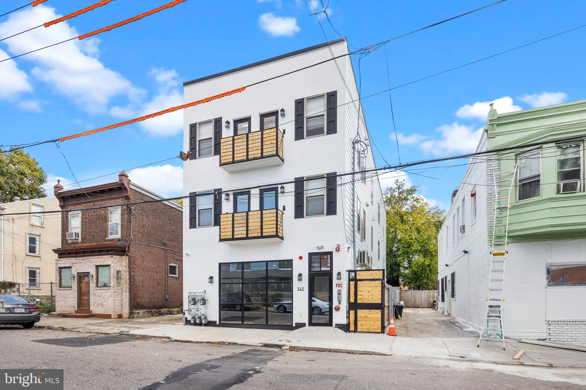 342 W QUEEN LANE 6