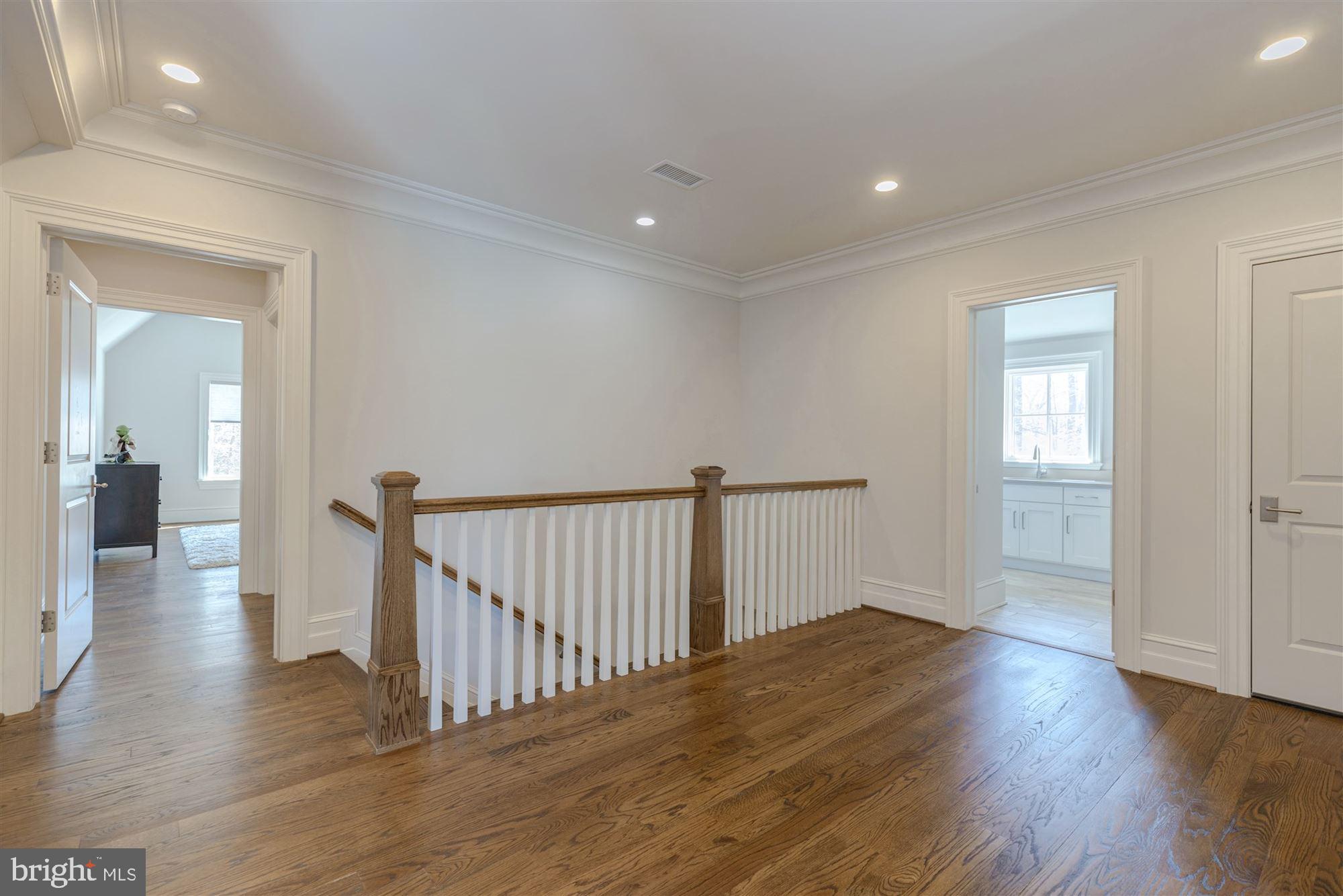 BULL NECK - Residential